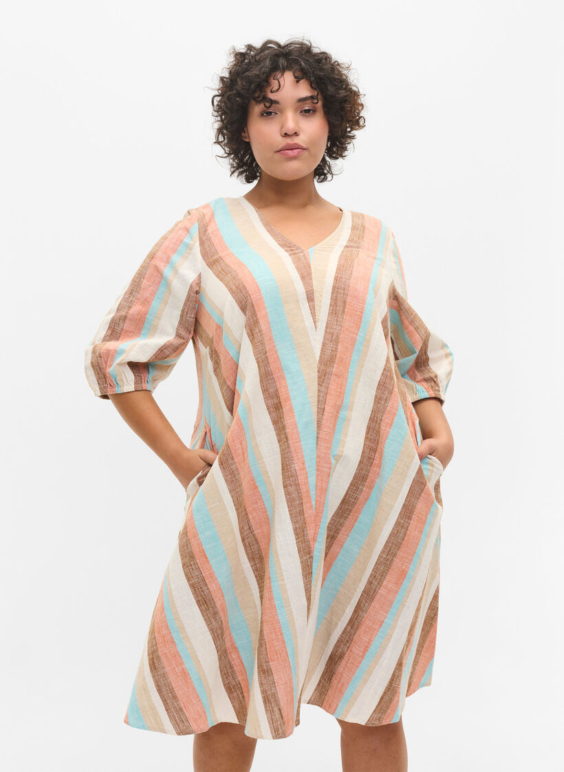 Robe en coton ray&eacute;e avec forme en trap&egrave;ze, Multi Stripe, Model image number 0