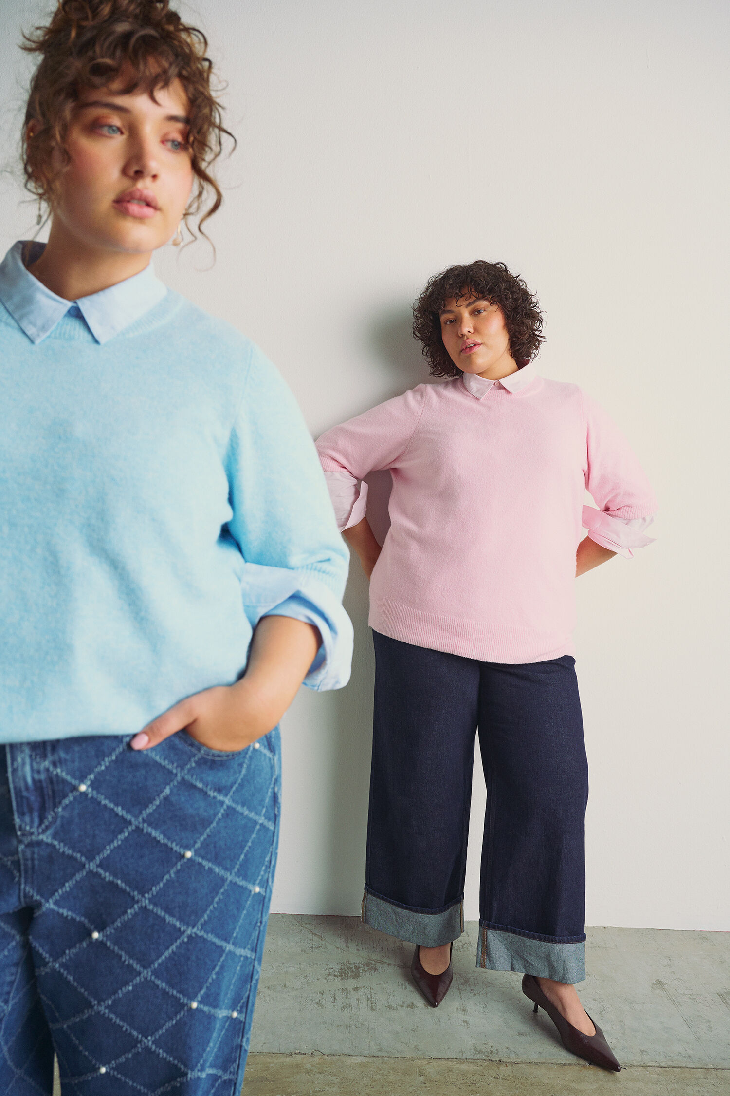 Zizzi Look color&eacute; avec des superpositions, , Model