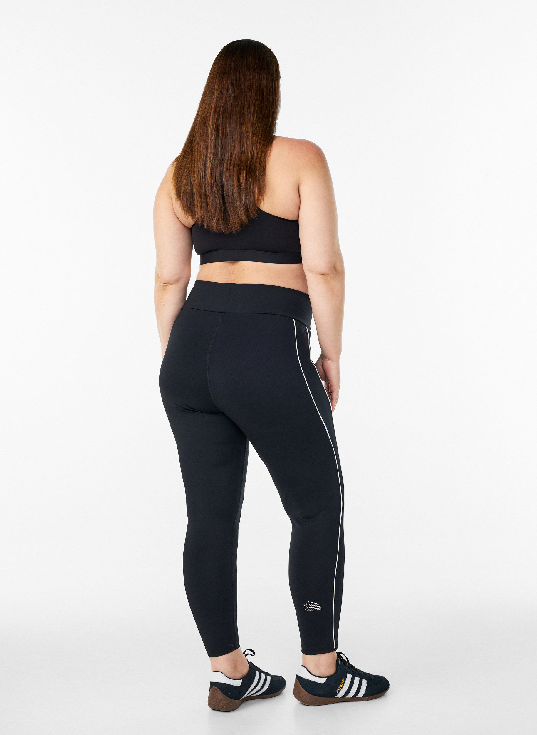 Zizzi Legging de training 7/8 avec passepoil contrastant, Noir, Model image number 2