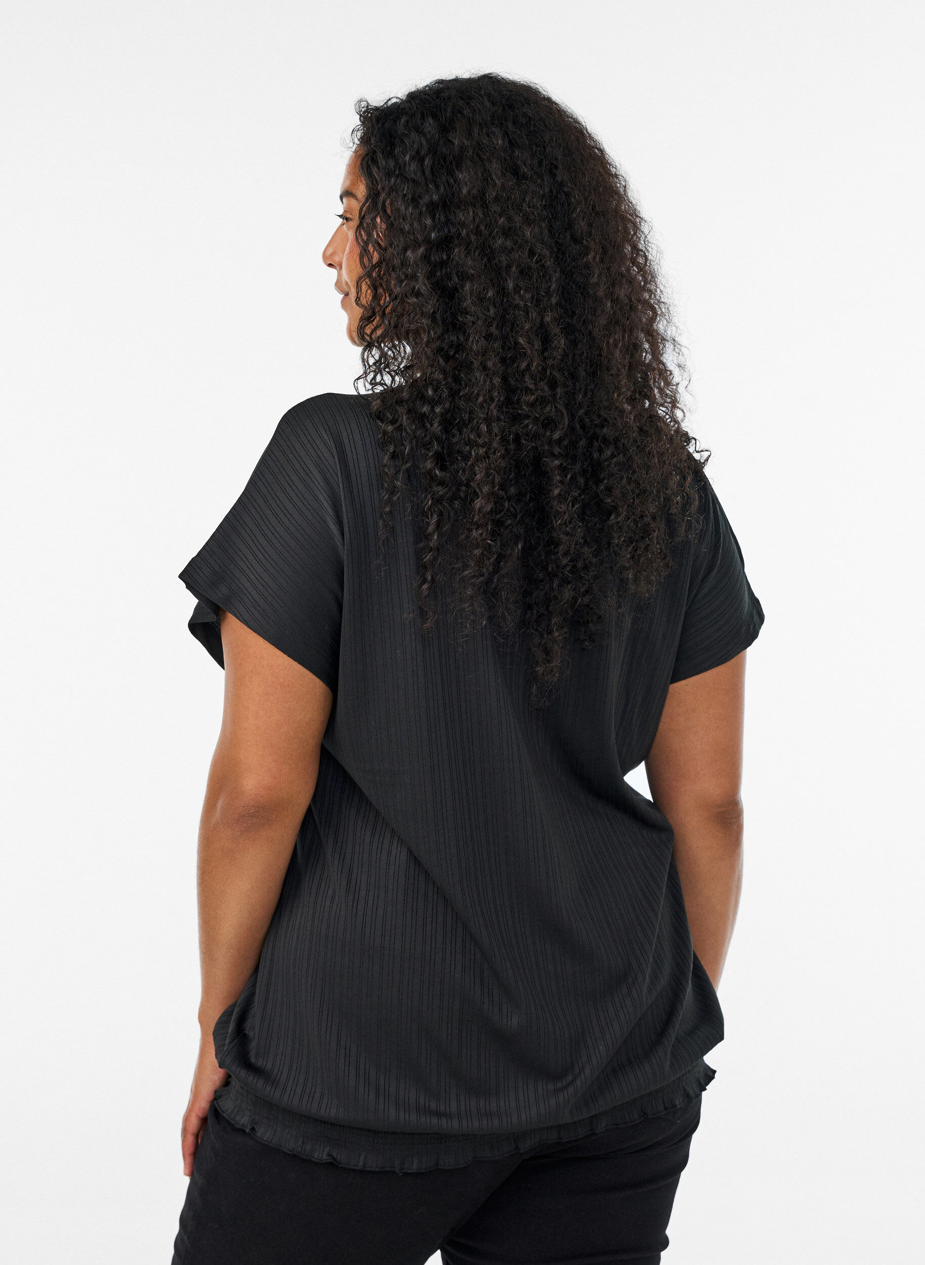 ZizziBlouse en jersey avec rayures textur&eacute;es et ourlet smock&eacute;, Noir, Model image number 2