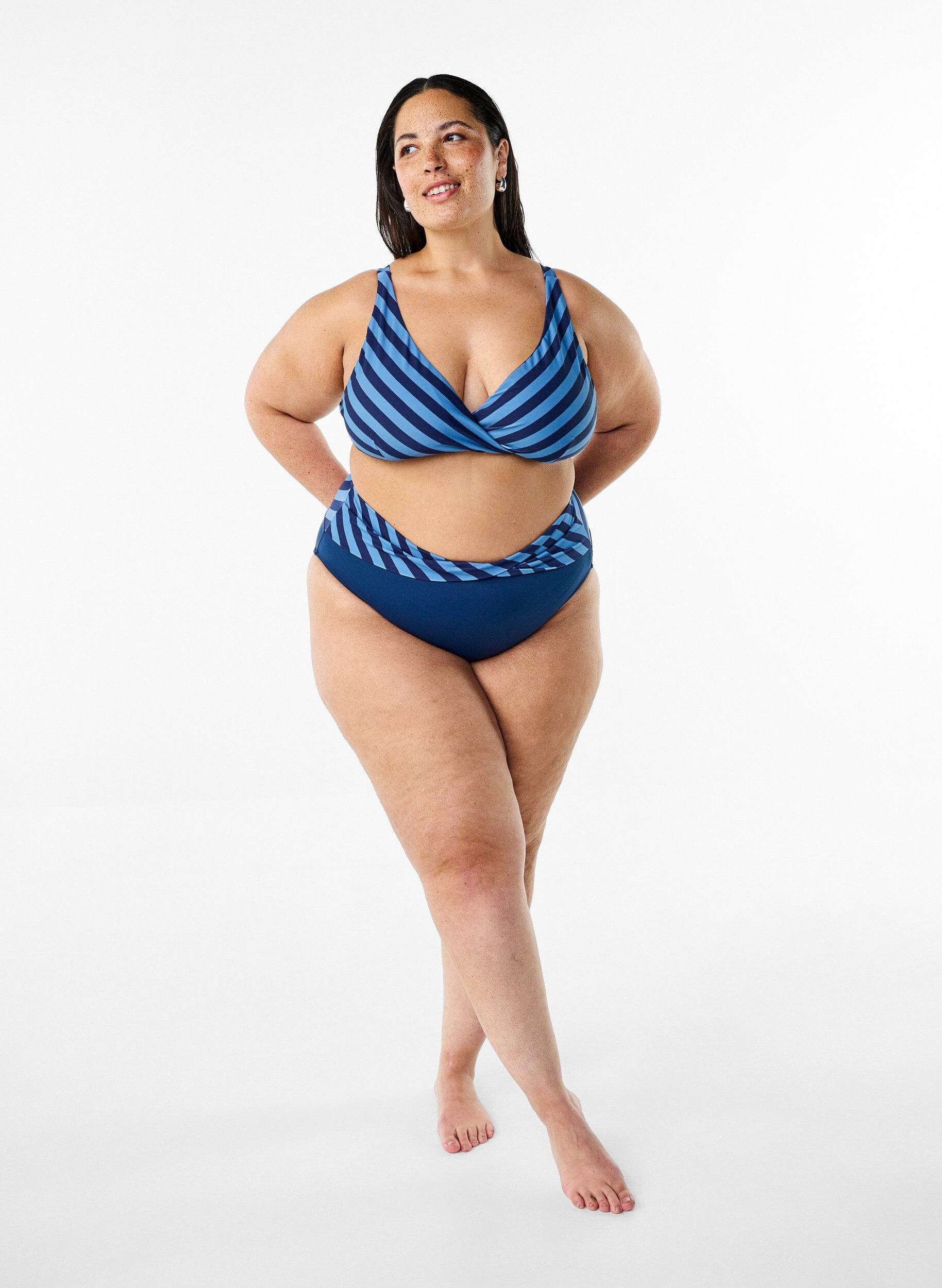 Zizzi Culotte de bikini avec d&eacute;tail crois&eacute;, Bleu, Model image number 1