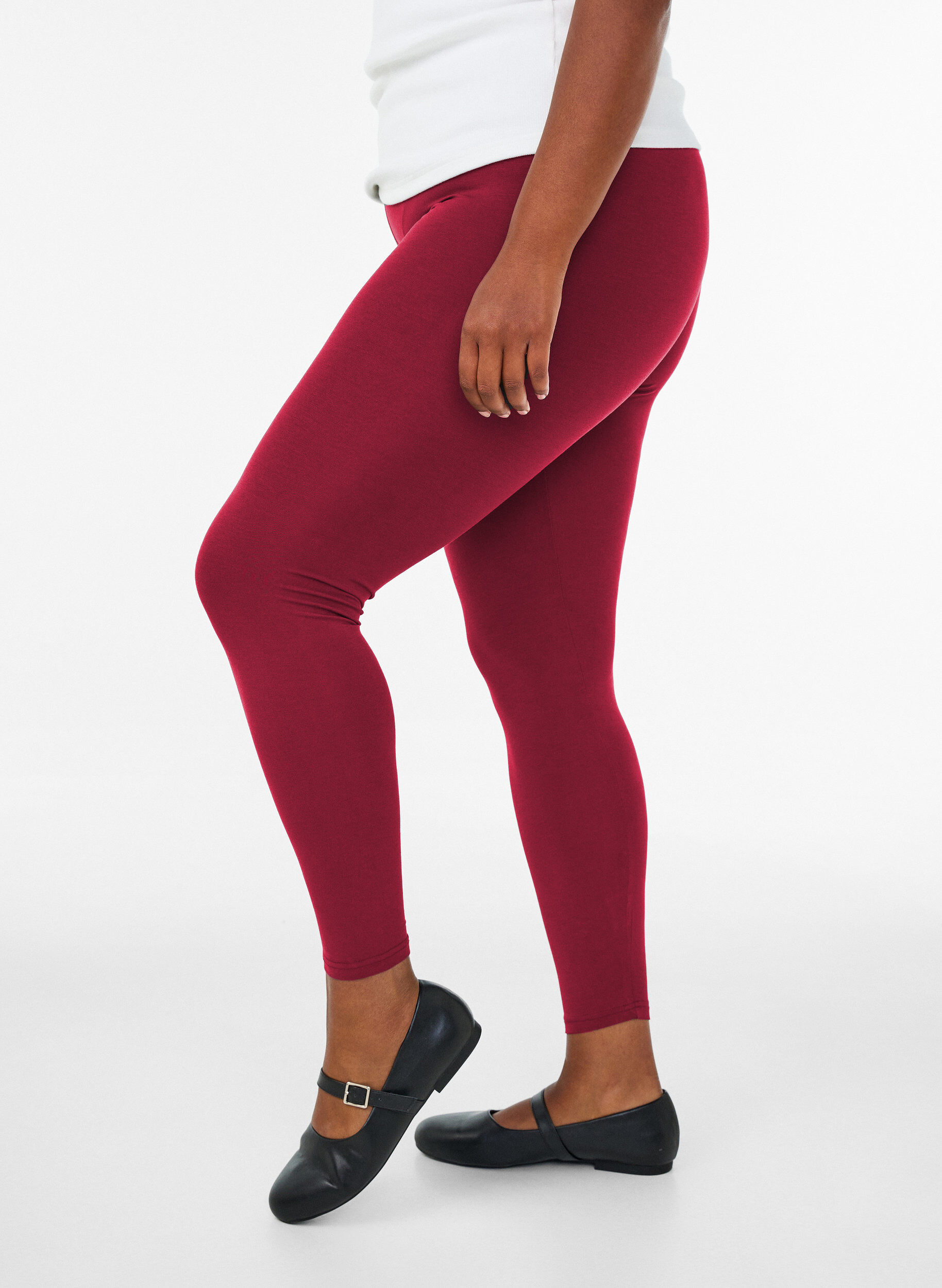 Leggings basiques en viscose, Rouge, Model