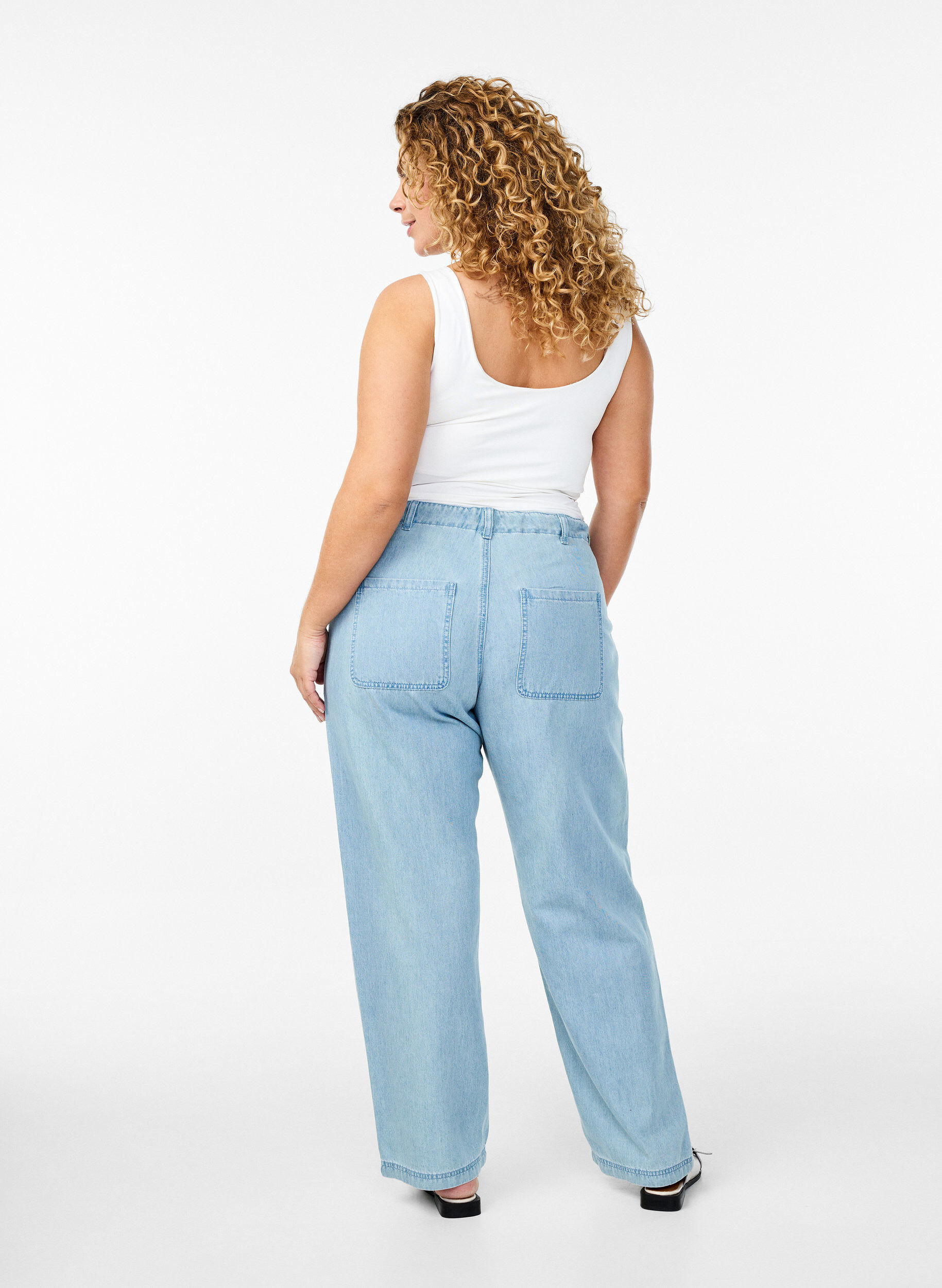 Zizzi Jean taille haute avec ceinture &agrave; nouer, Bleu Clair, Model image number 1