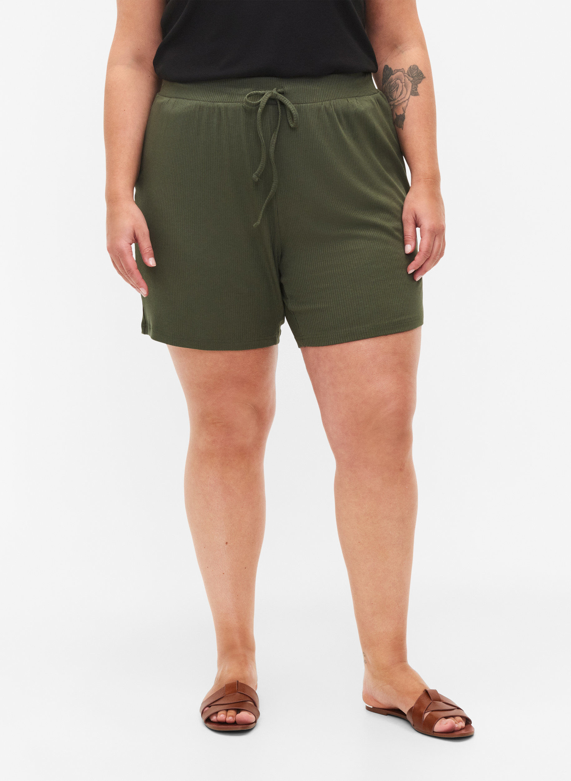 Zizzi Short ample en viscose avec c&ocirc;tes, Thyme, Model image number 2