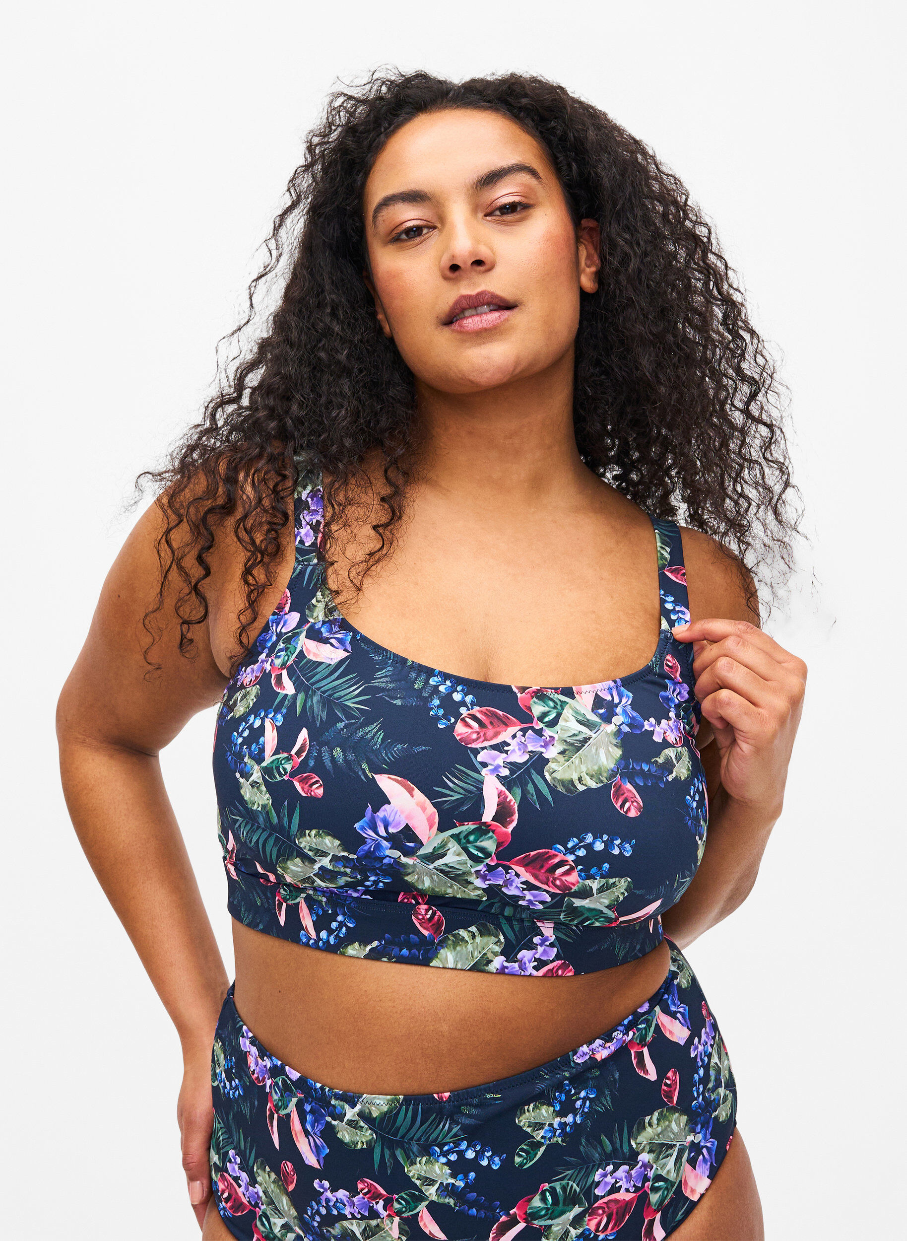 Zizzi Haut de bikini imprim&eacute; avec bretelles r&eacute;glables, Deep Palm AOP, Model image number 0
