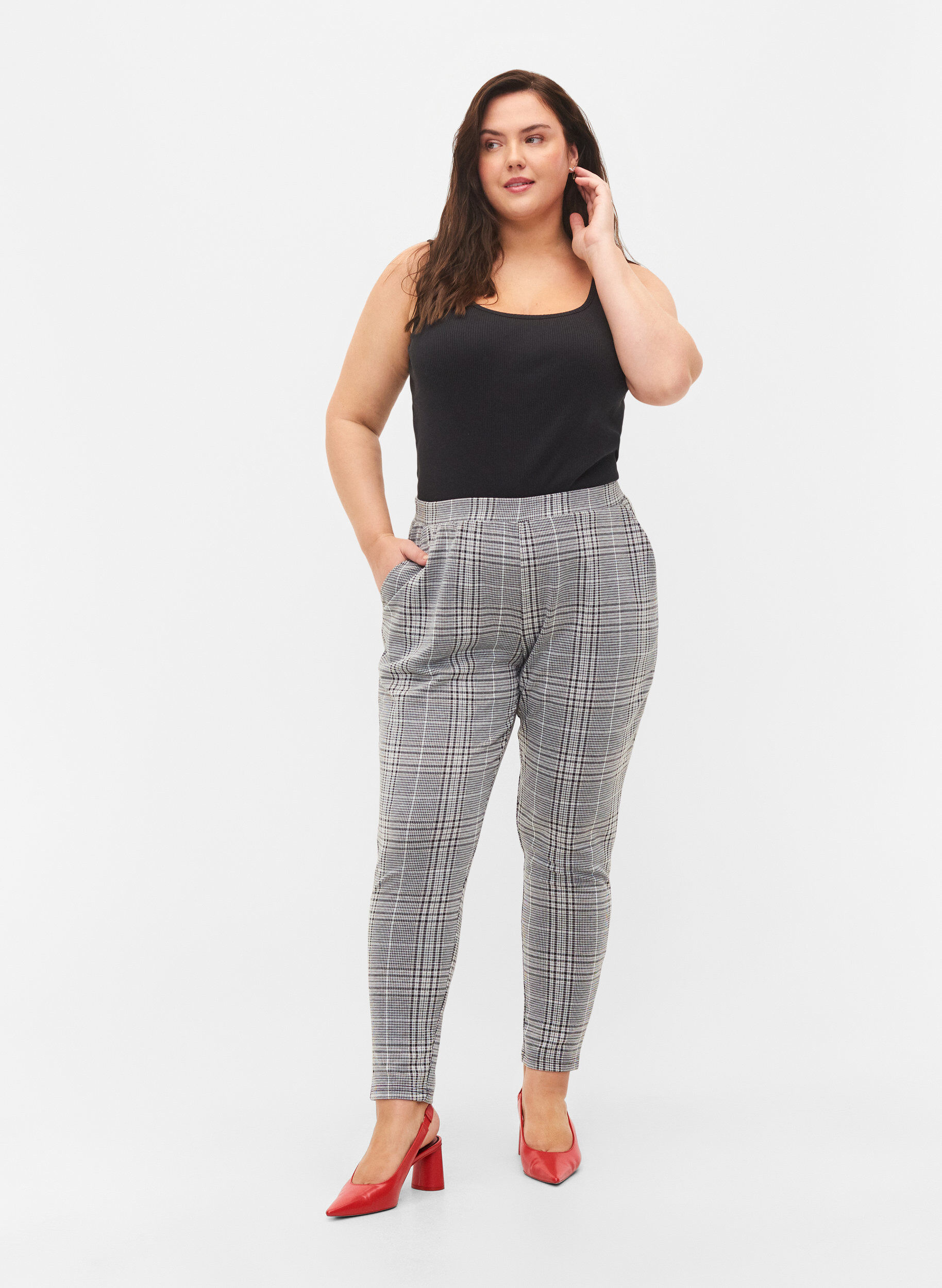 Zizzi Pantalon court Maddison &agrave; carreaux, Black Check, Model image number 0