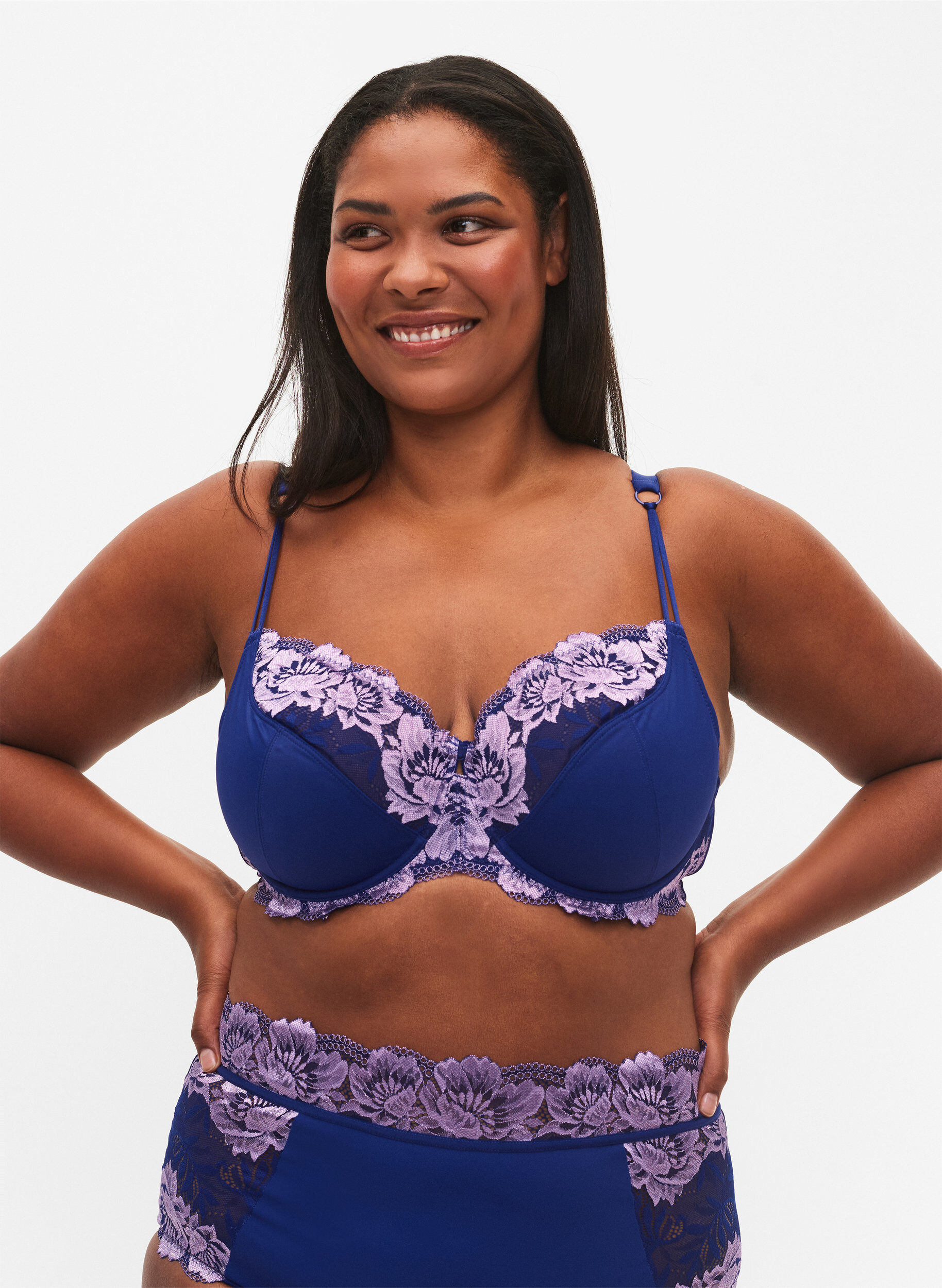 Zizzi Soutien-gorge int&eacute;gral avec armature et dentelle, Clematis Blue ASS, Model image number 0