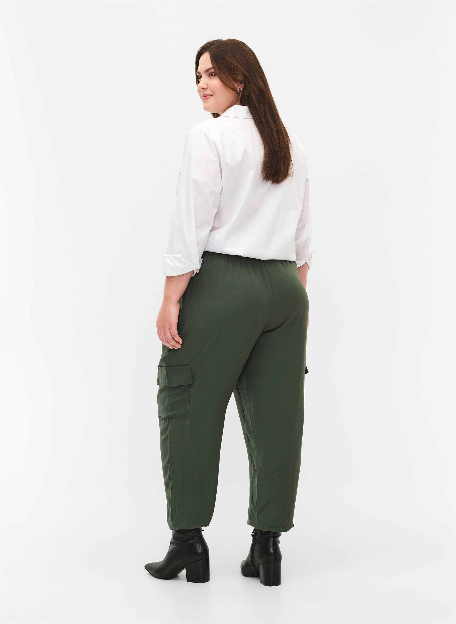 Zizzi Pantalon &agrave; poches cargo, Thyme, Model image number 1