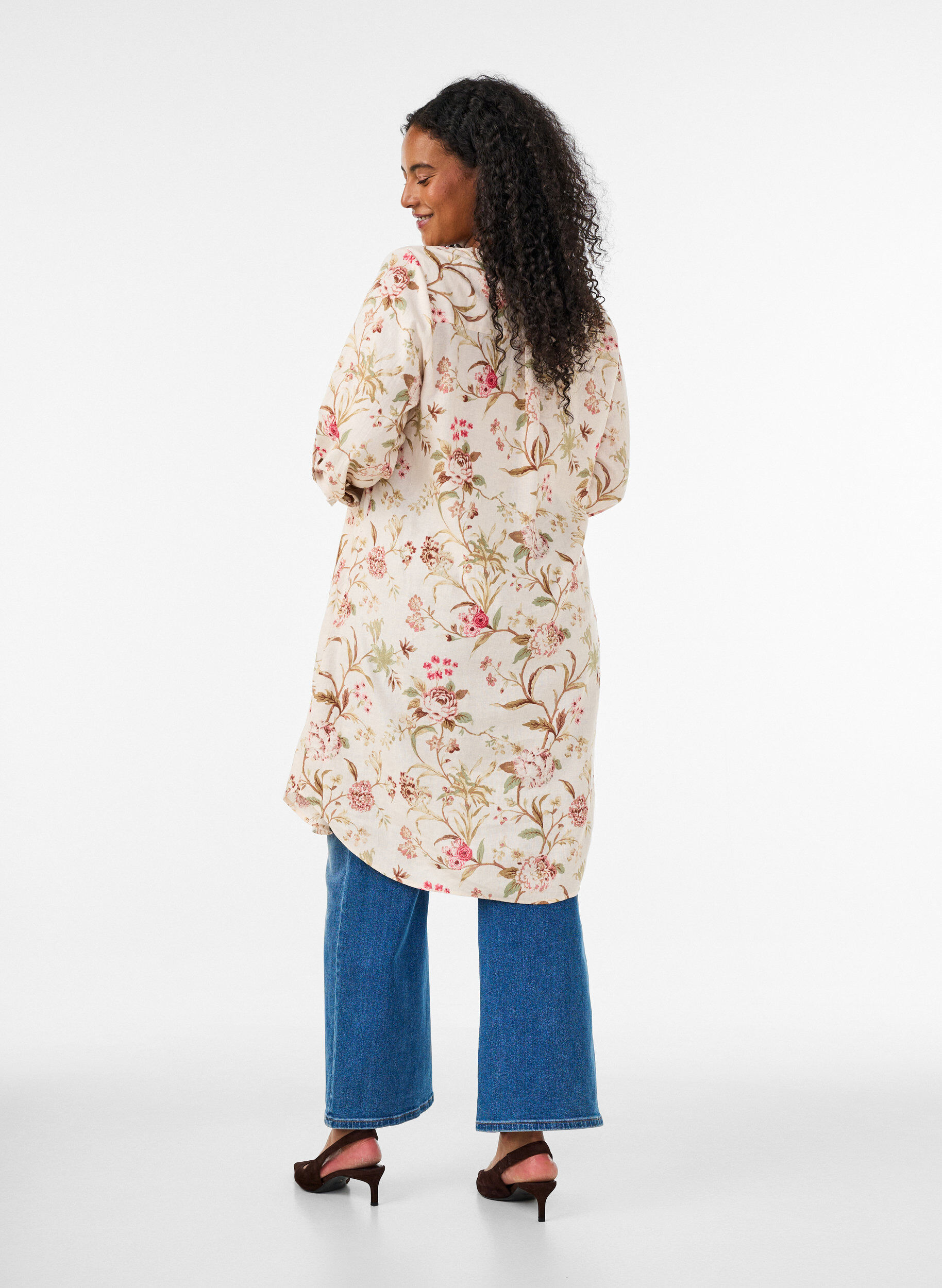 ZizziChemise longue en lin et viscose, Vanille, Model image number 2