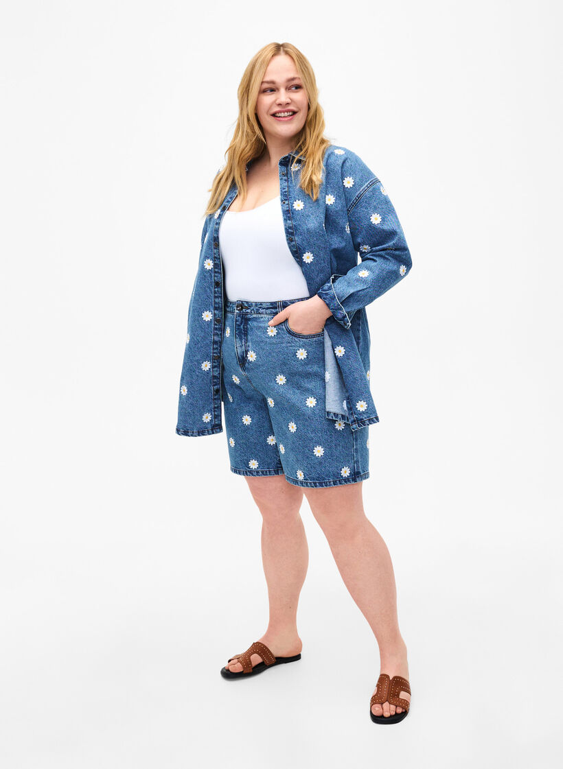 Short Mille à taille haute avec fleurs brodées, L.B. Flower, Model image number 3