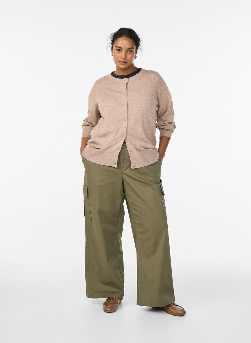 Cardigan avec col rond et boutons recouverts de tissu, Beige, Model image number 1