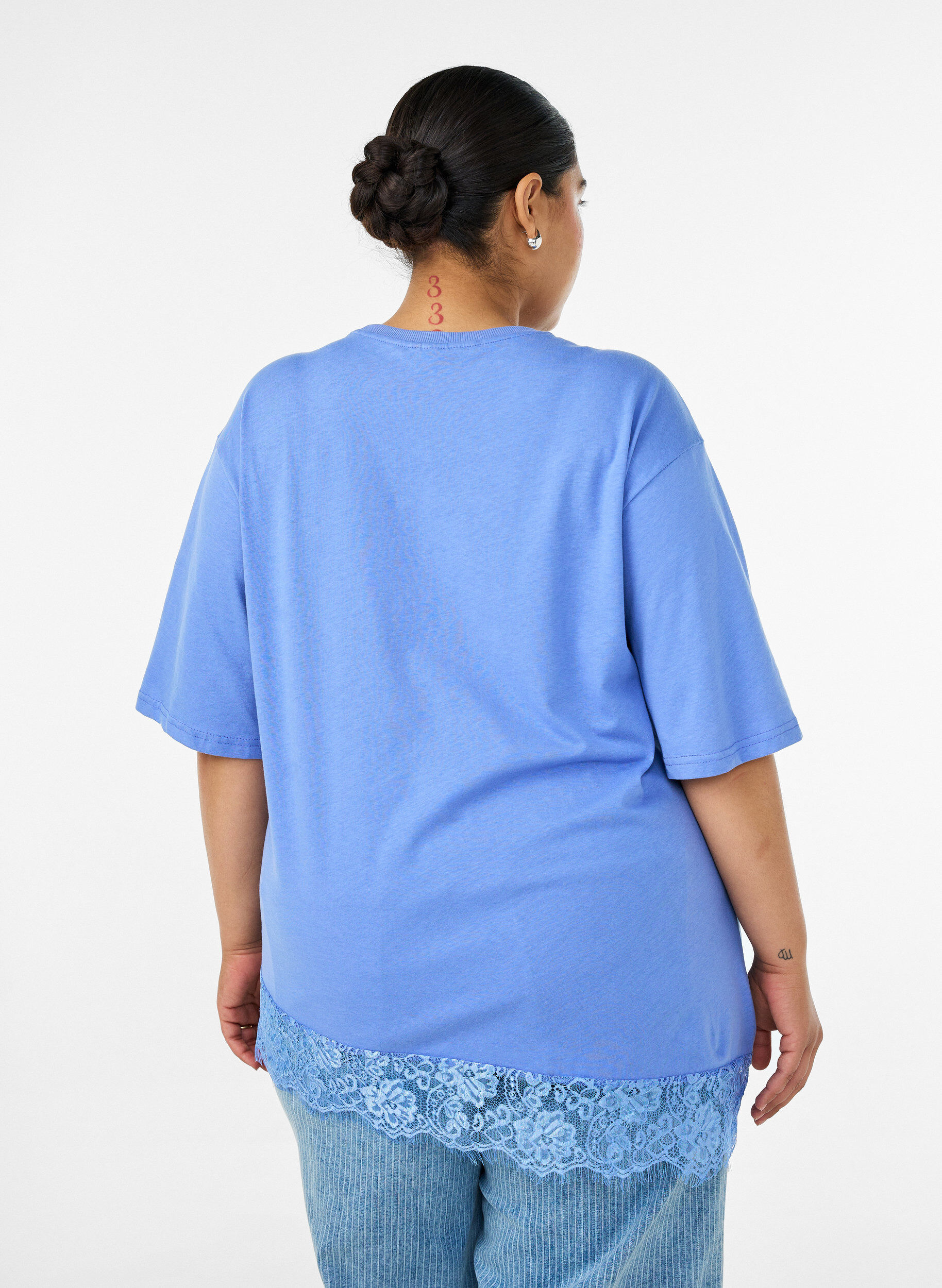 ZizziT-shirt avec ourlet asym&eacute;trique en dentelle, Mauve, Model image number 2