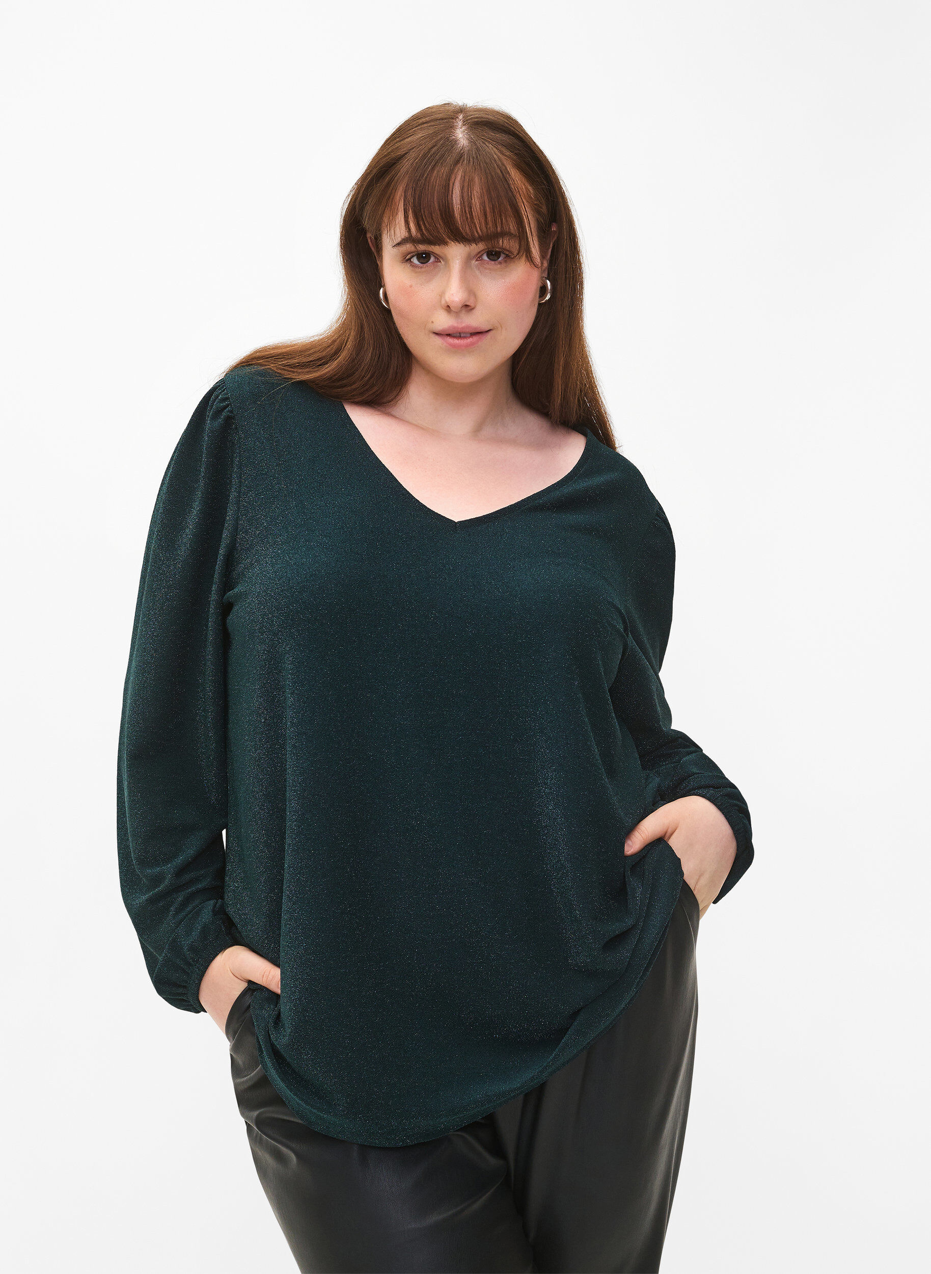 Zizzi Blouse scintillante avec manches bouffantes, Black Scarab, Model image number 0