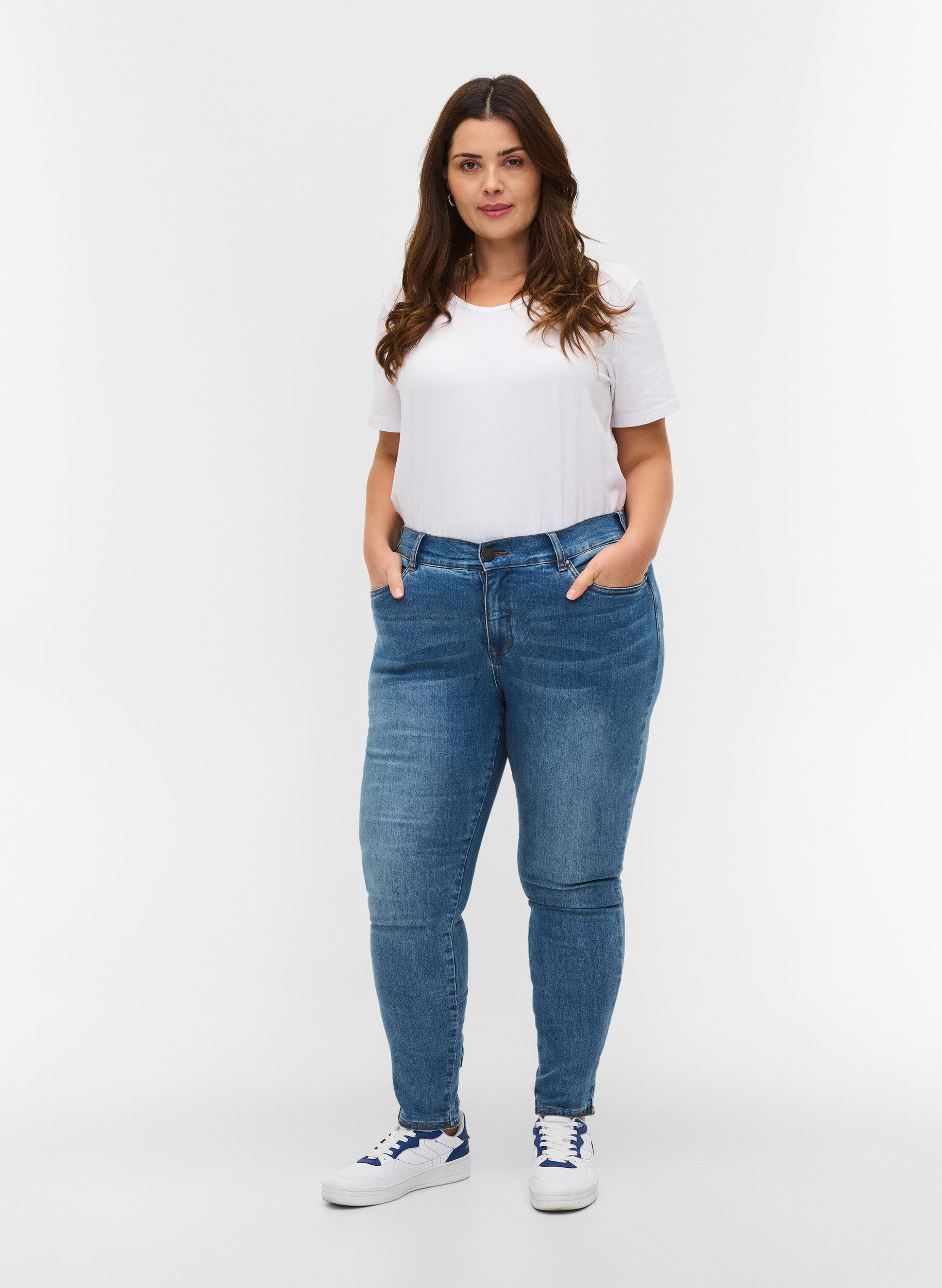 Zizzi Jean Amy court avec taille haute et n&oelig;ud, Blue denim, Model image number 0