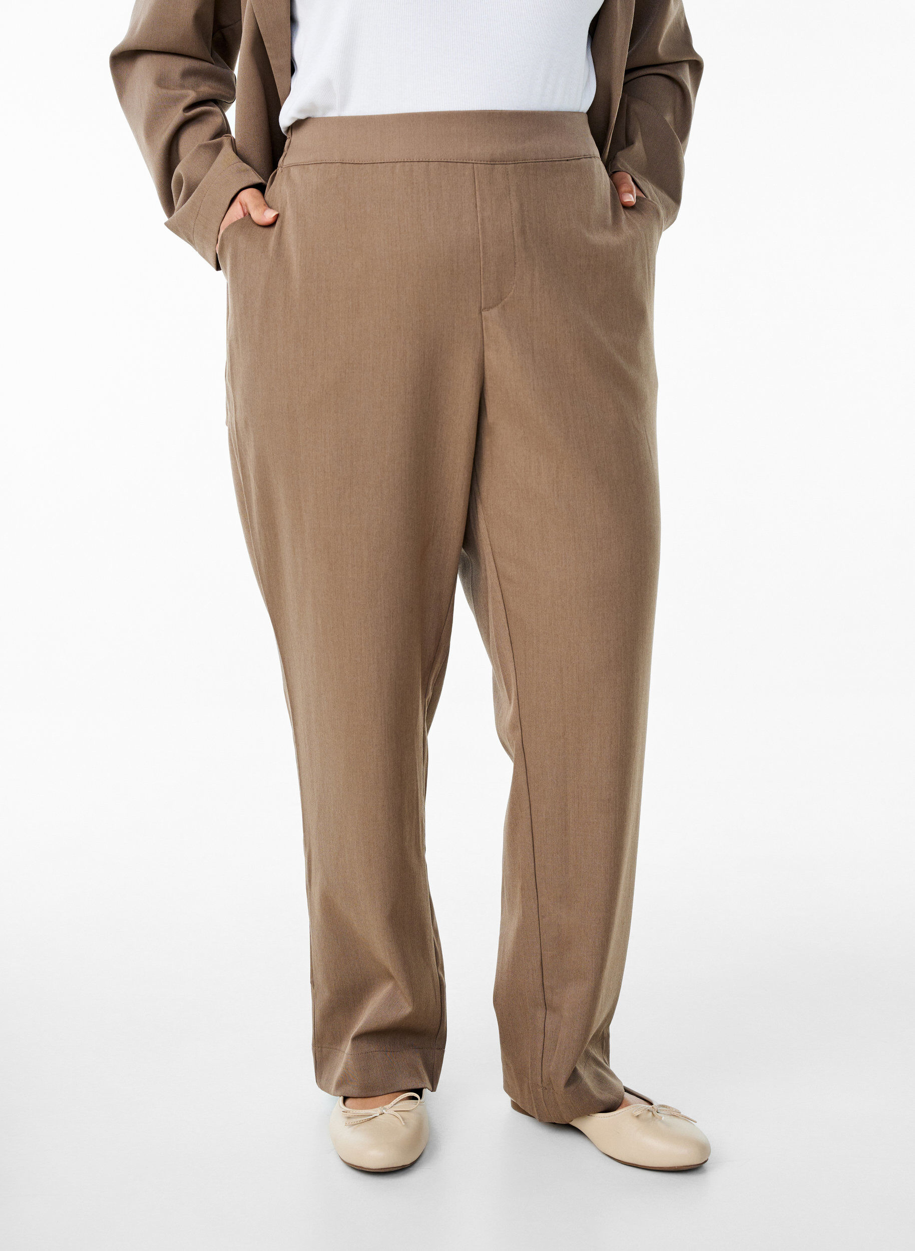 Zizzi Pantalon ample &agrave; taille haute, Marron, Model image number 2