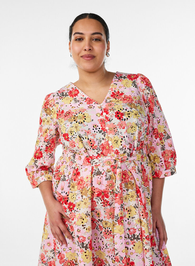Robe midi fleurie en broderie anglaise et ceinture &agrave; nouer, Rose, Model