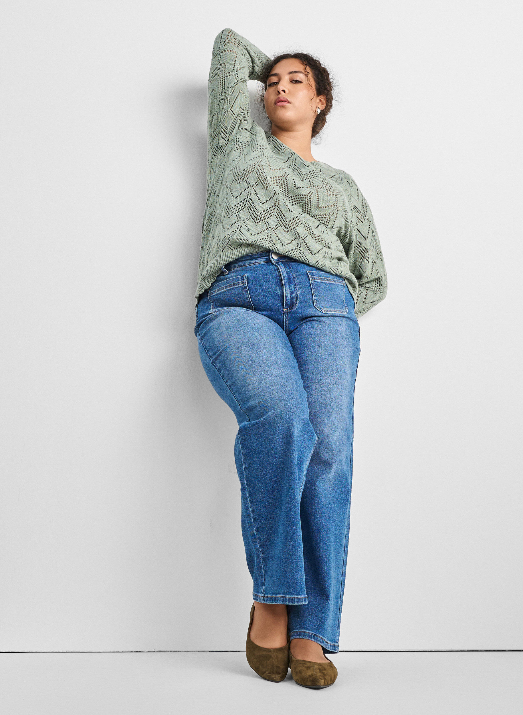 Zizzi Blouse en maille &agrave; motifs avec bord ondul&eacute; et encolure ronde, Vert clair, Model image number 3