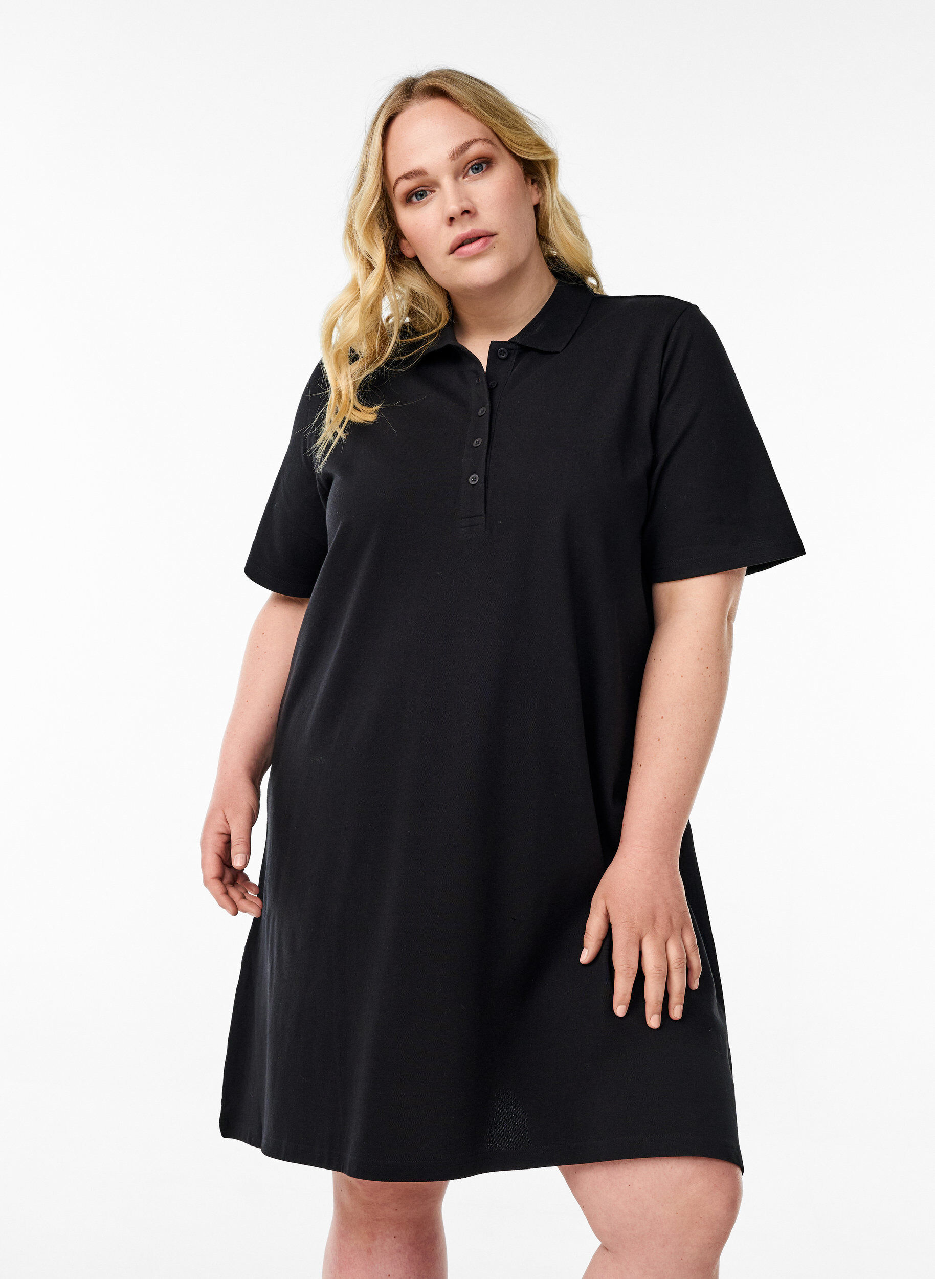 Zizzi Robe polo courte en trap&egrave;ze, Noir, Model image number 0
