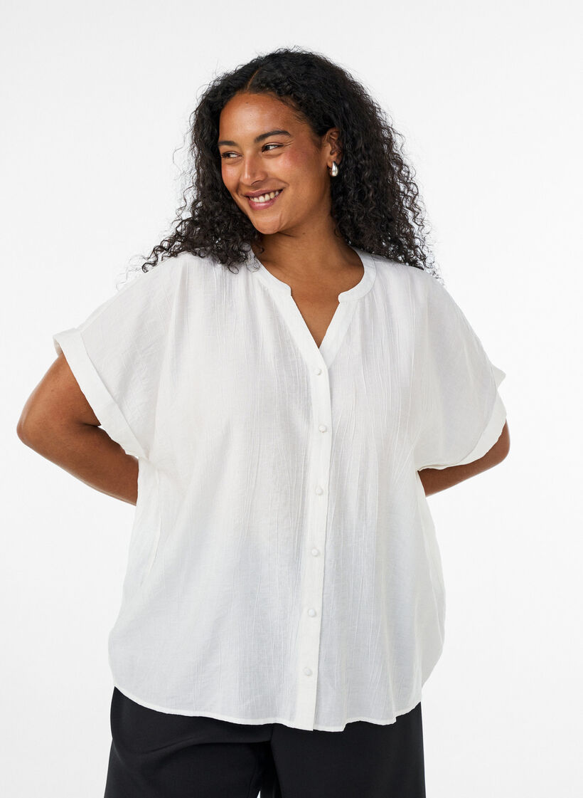 Blouse textur&eacute;e en viscose avec boutons, Vanille, Model image number 0