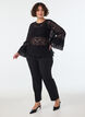 Blouse en dentelle avec manches longues trompette et volants, Noir, Model image number 1