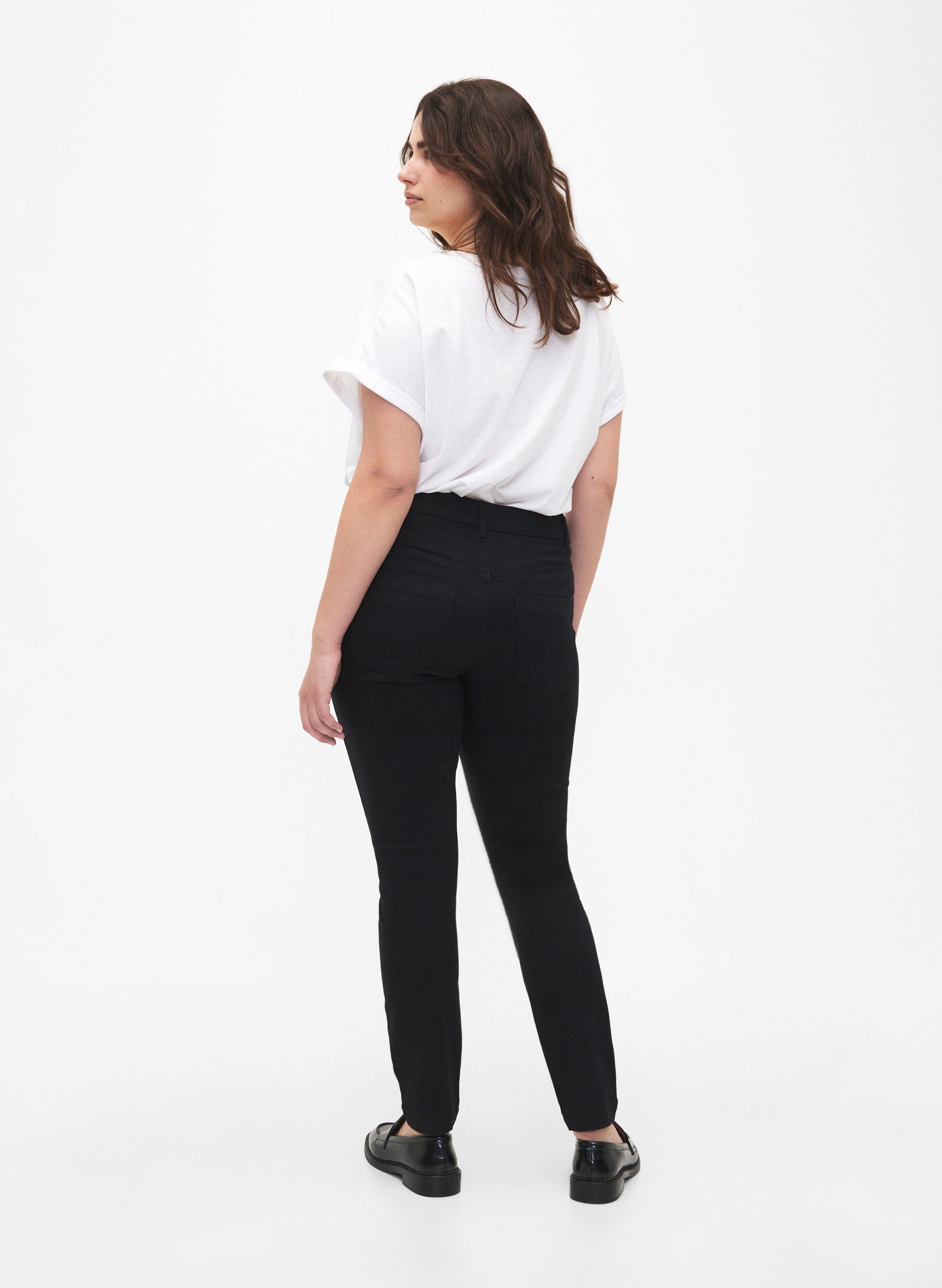 Zizzi Jean taille r&eacute;guli&egrave;re Viona, Noir, Model image number 1