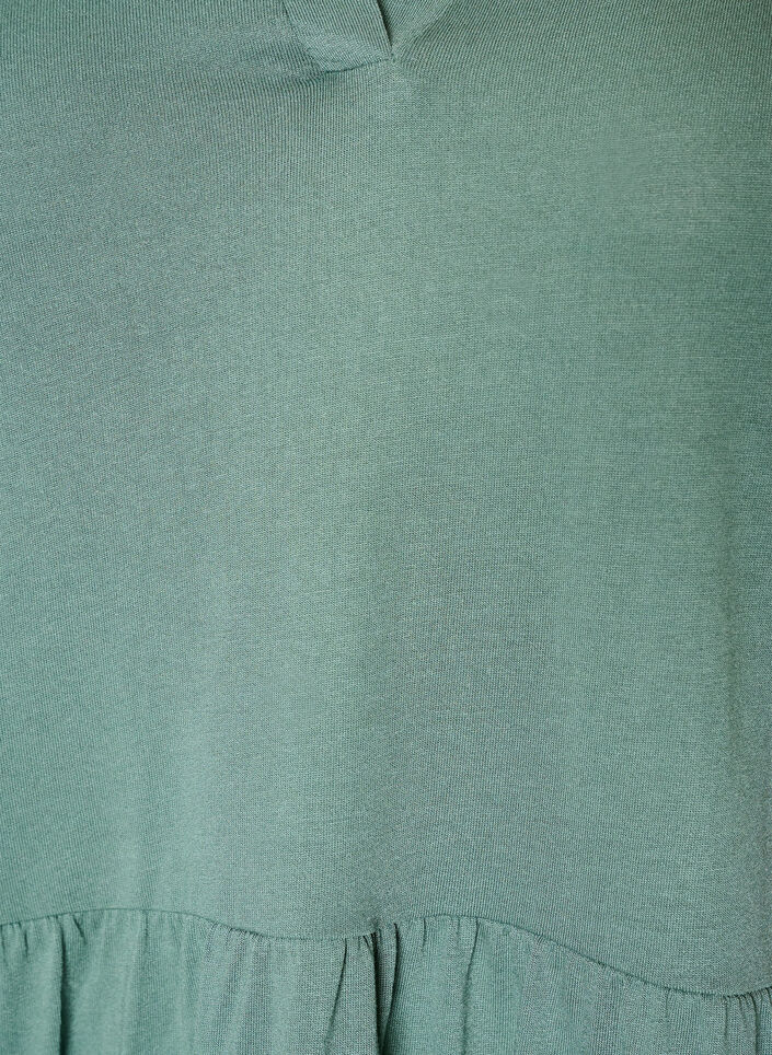 Robe en jersey avec d&eacute;tails en dentelle et jupe superpos&eacute;e, Vert, Packshot image number 2
