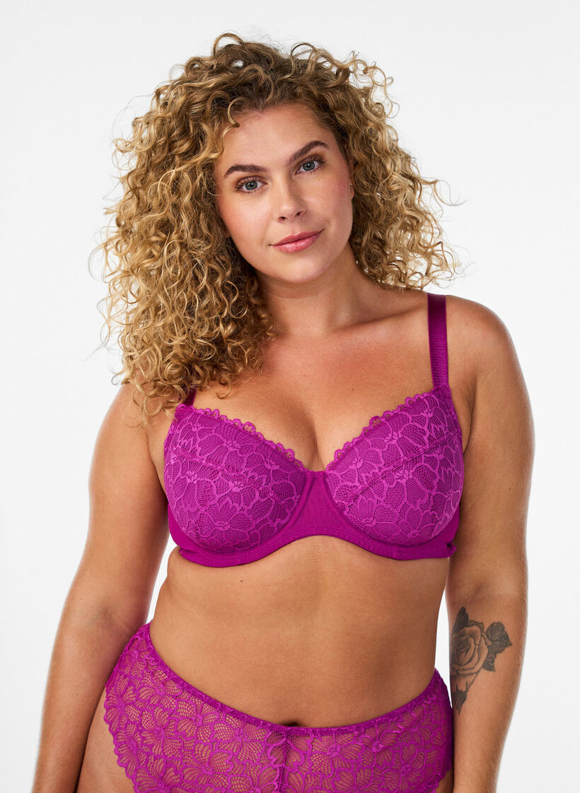 Soutien-gorge rembourr&eacute; avec dentelle et armatures, Violet, Model image number 0