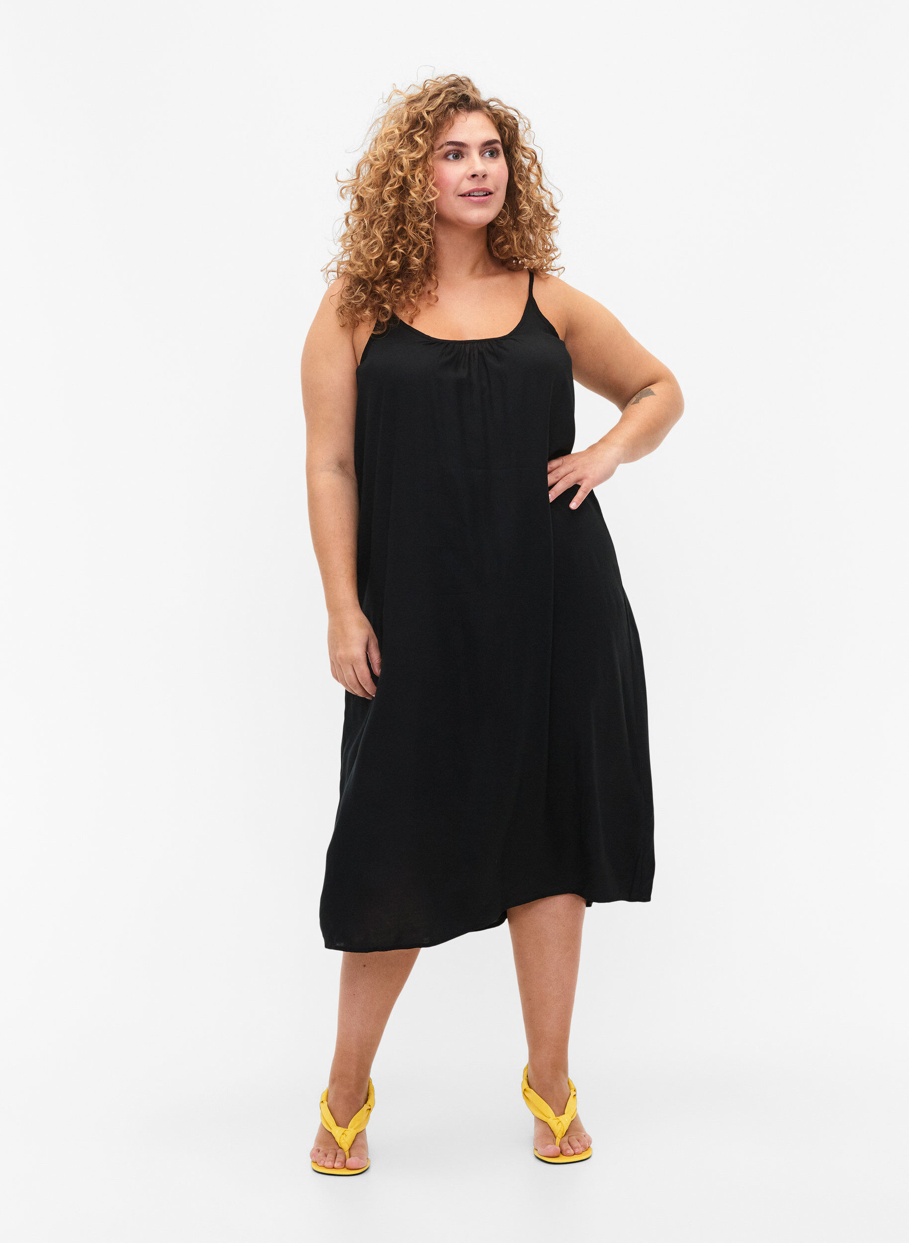 Zizzi Robe midi sans manches en viscose, Black, Model image number 0