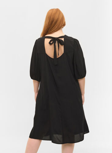 Robe en viscose avec détail au dos, Black, Model image number 1
