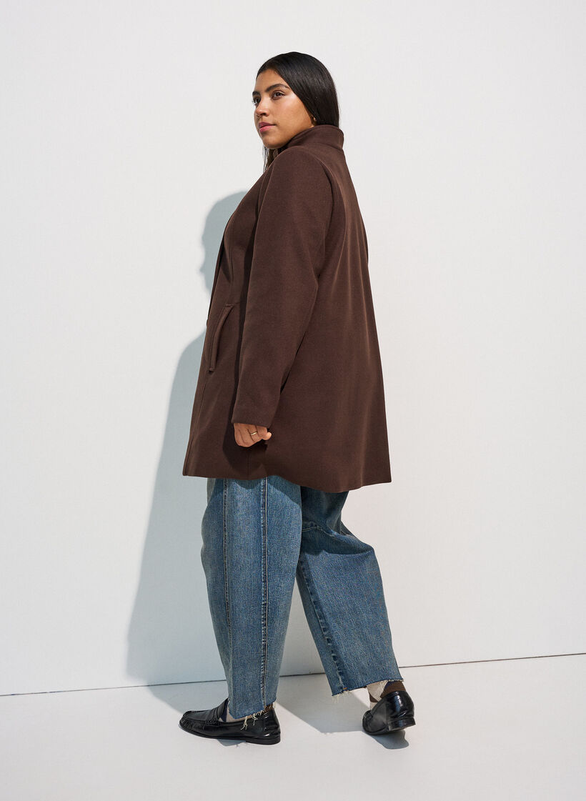 Manteau court &agrave; la coupe &eacute;vas&eacute;e, Marron, Model image number 2