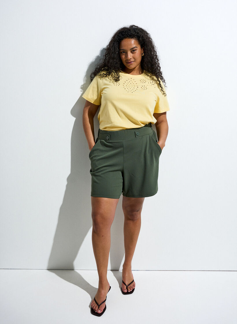 Short avec poches et coupe ample, Vert, Image image number 0
