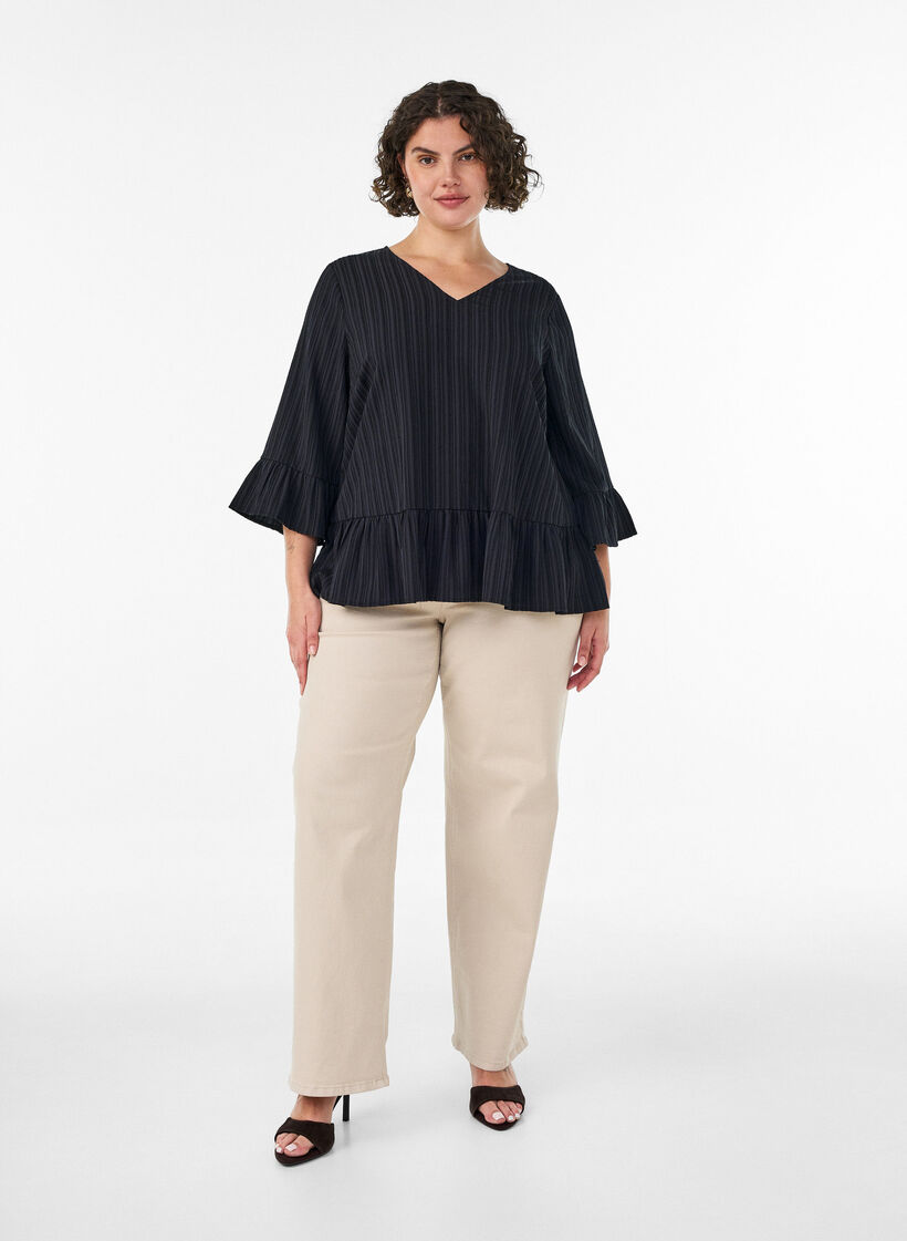 Blouse textur&eacute;e avec col V et volants, Noir, Model image number 1