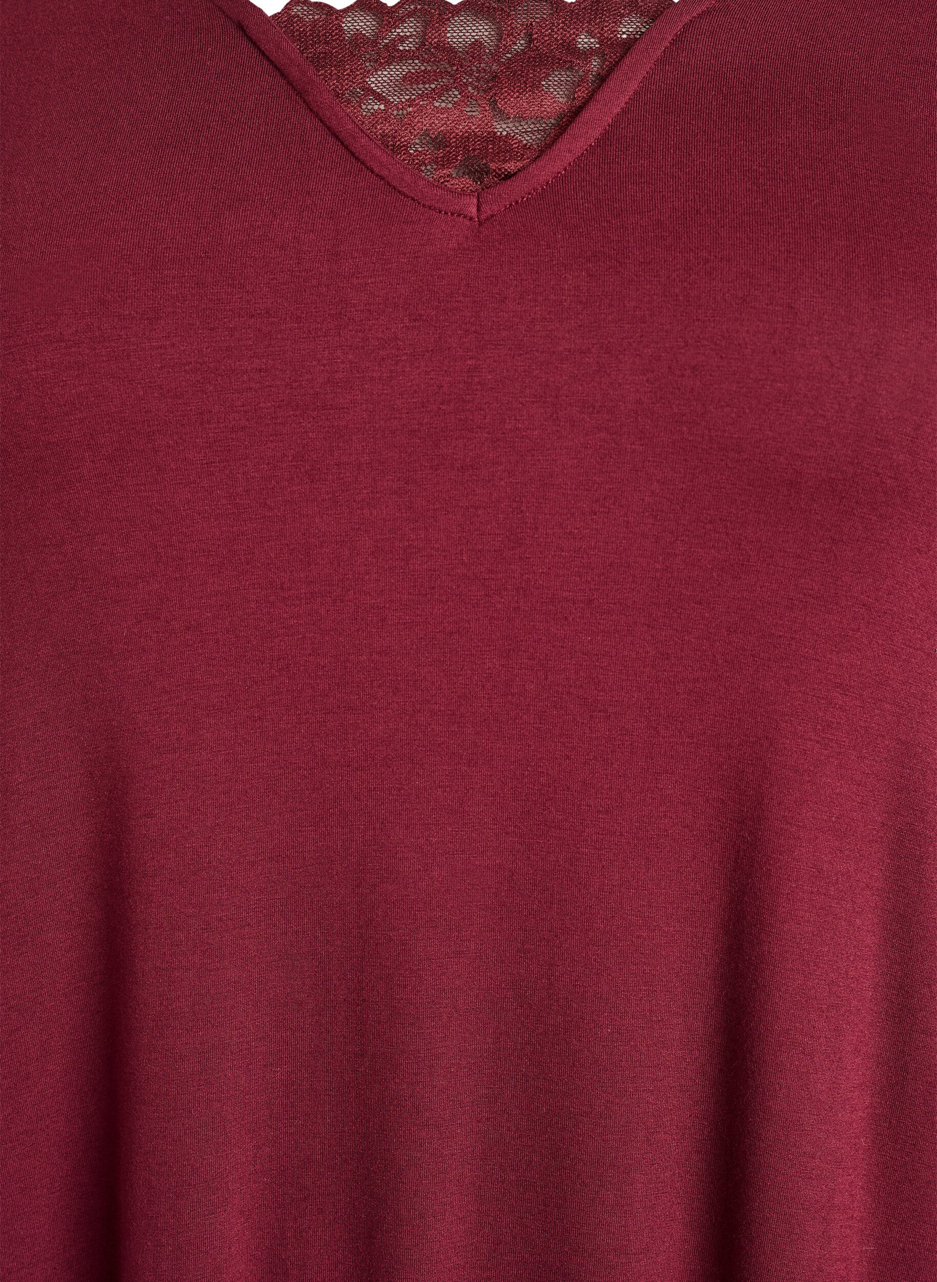 Zizzi Chemise de nuit &agrave; manches longues avec empi&egrave;cement en dentelle et col en V, Bordeaux, Packshot image number 2