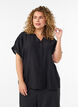 Blouse textur&eacute;e en viscose avec boutons, Noir, Model image number 0