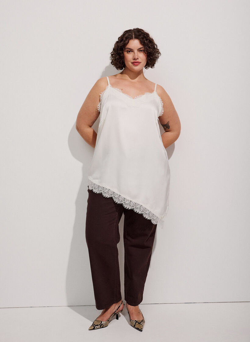 Top &agrave; fines bretelles avec dentelle et ourlet asym&eacute;trique, Vanille, Model image number 1