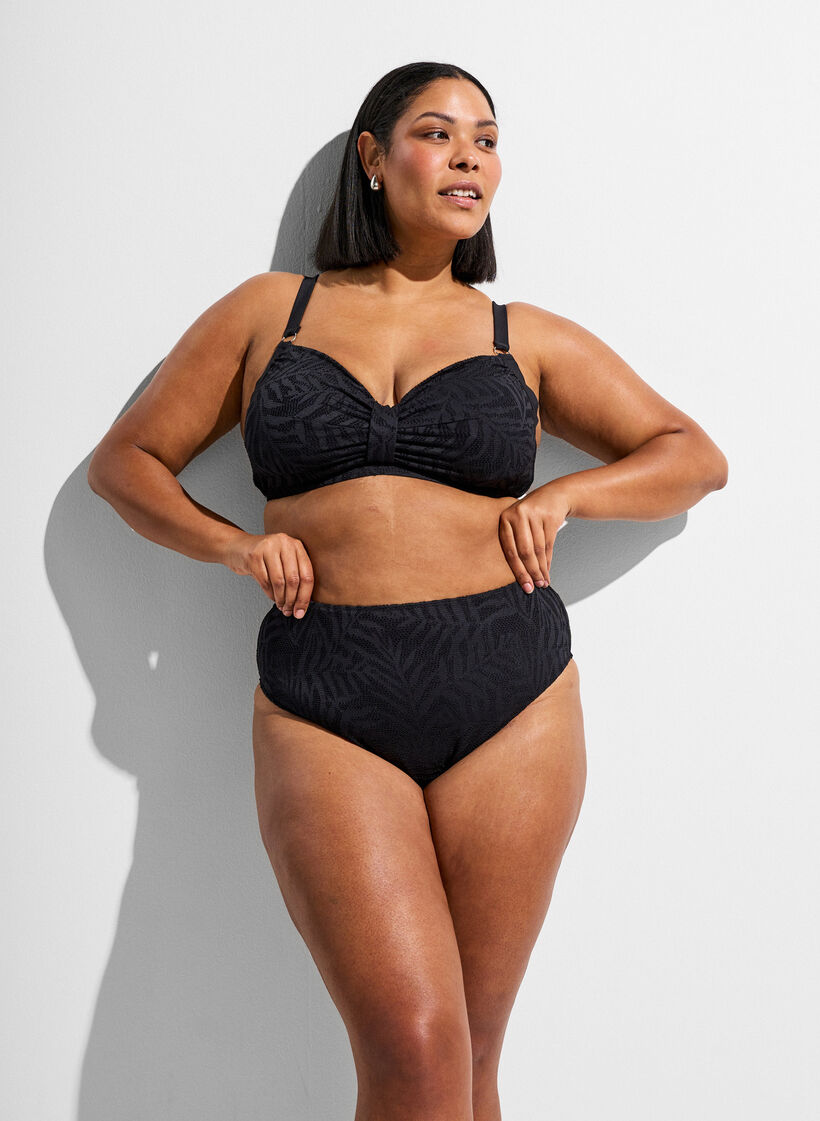 Culotte de bikini br&eacute;silienne en maille structur&eacute;e, Noir, Model image number 0
