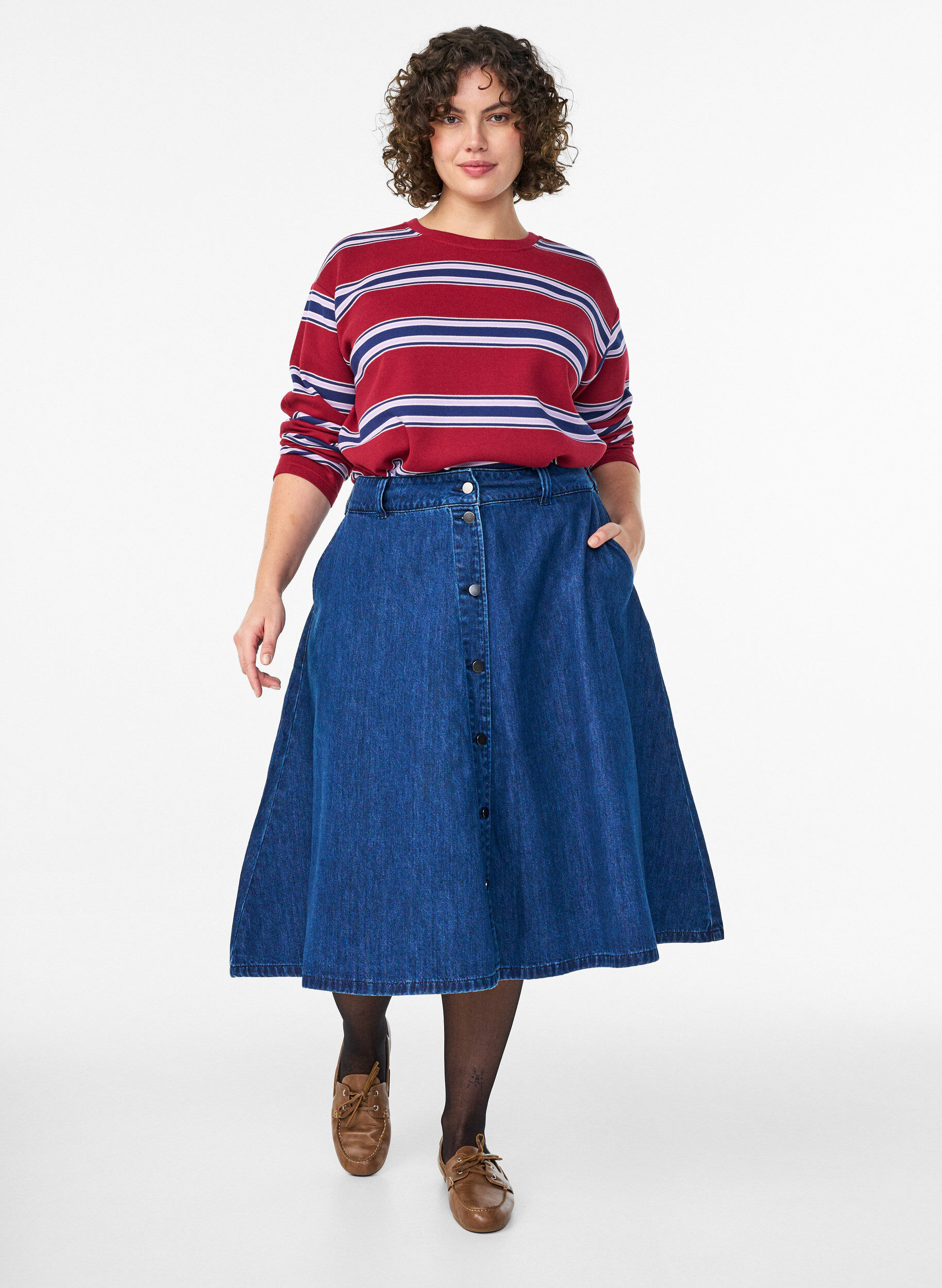 Zizzi Blouse en jersey &agrave; larges rayures, Rouge, Model image number 1