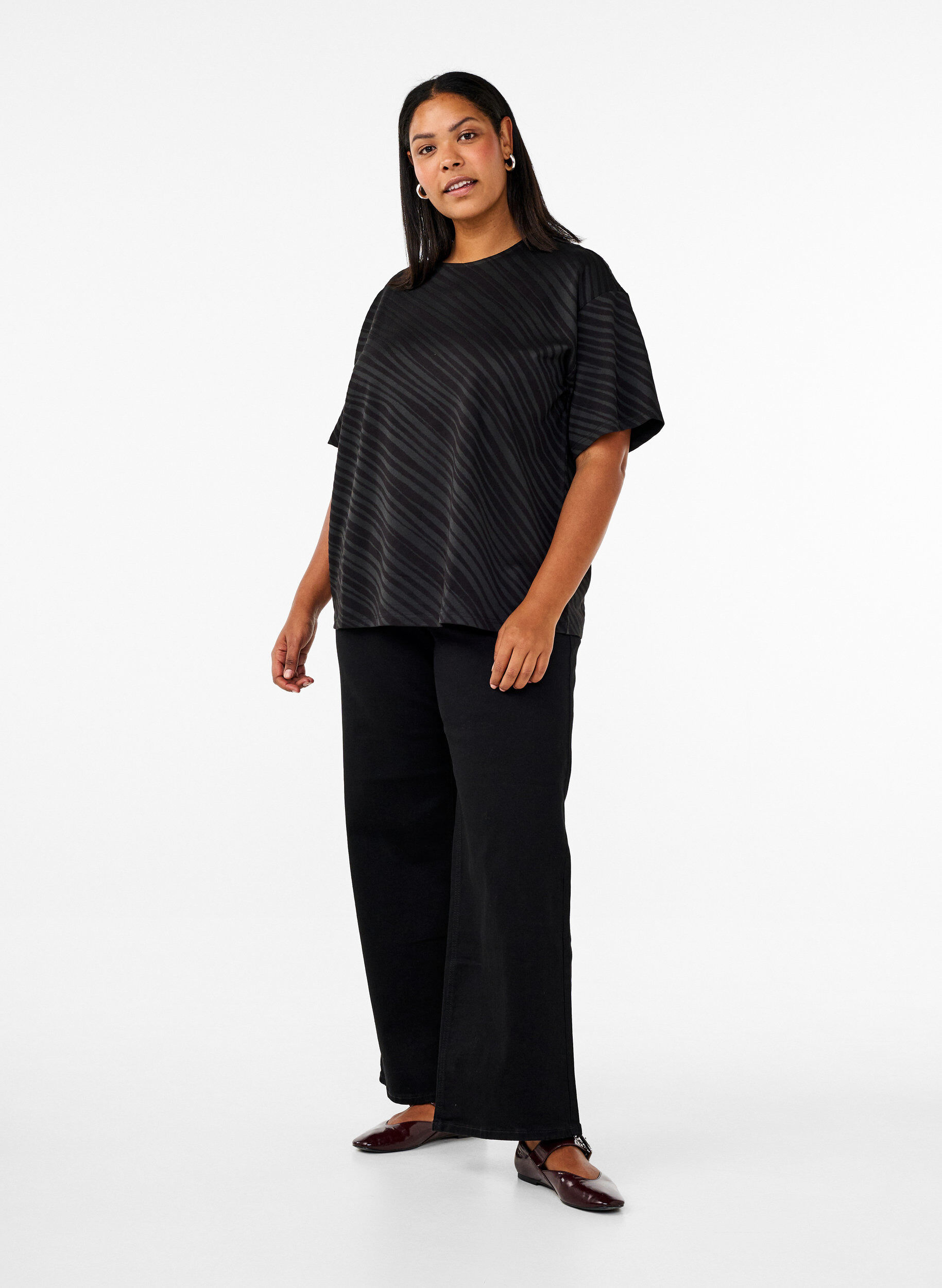 Zizzi Chemisier oversize avec motif, Noir, Model image number 1