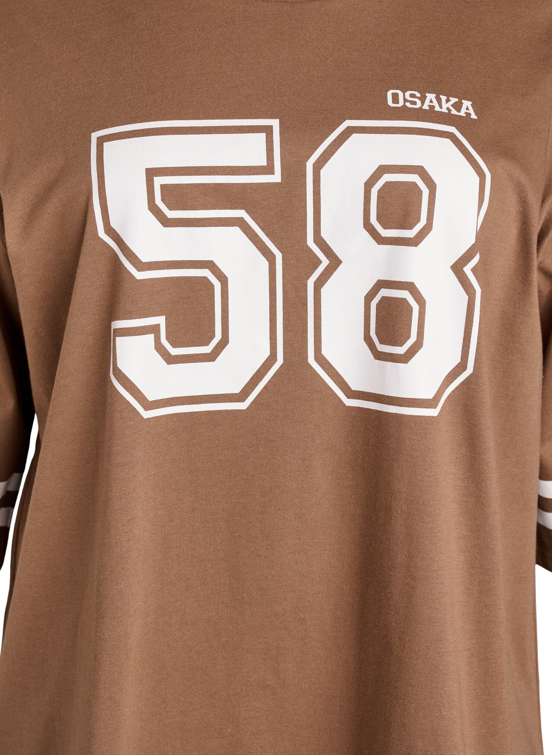 Zizzi T-shirt college oversize &agrave; manches 3/4, Marron, Packshot image number 2