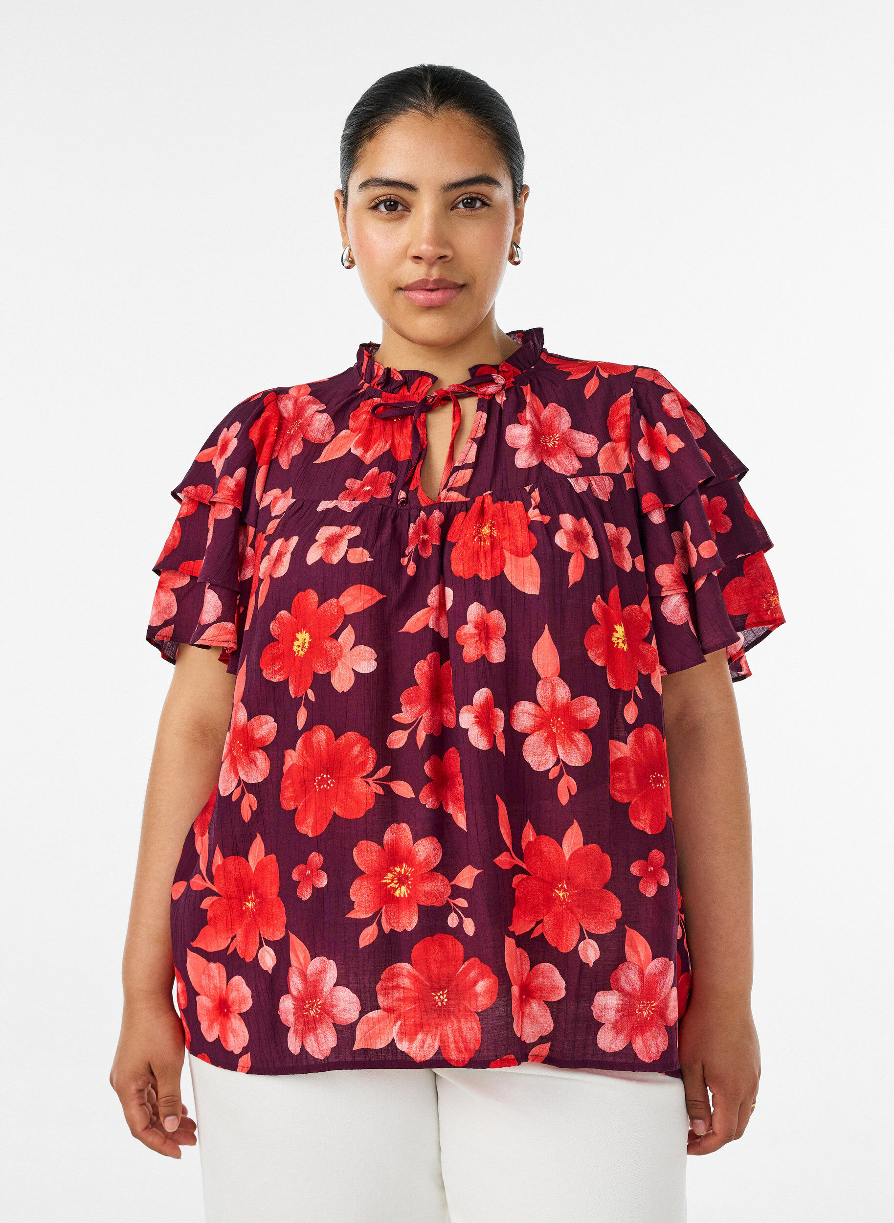 Blouse florale en viscose avec manches &agrave; volants, Violet, Model