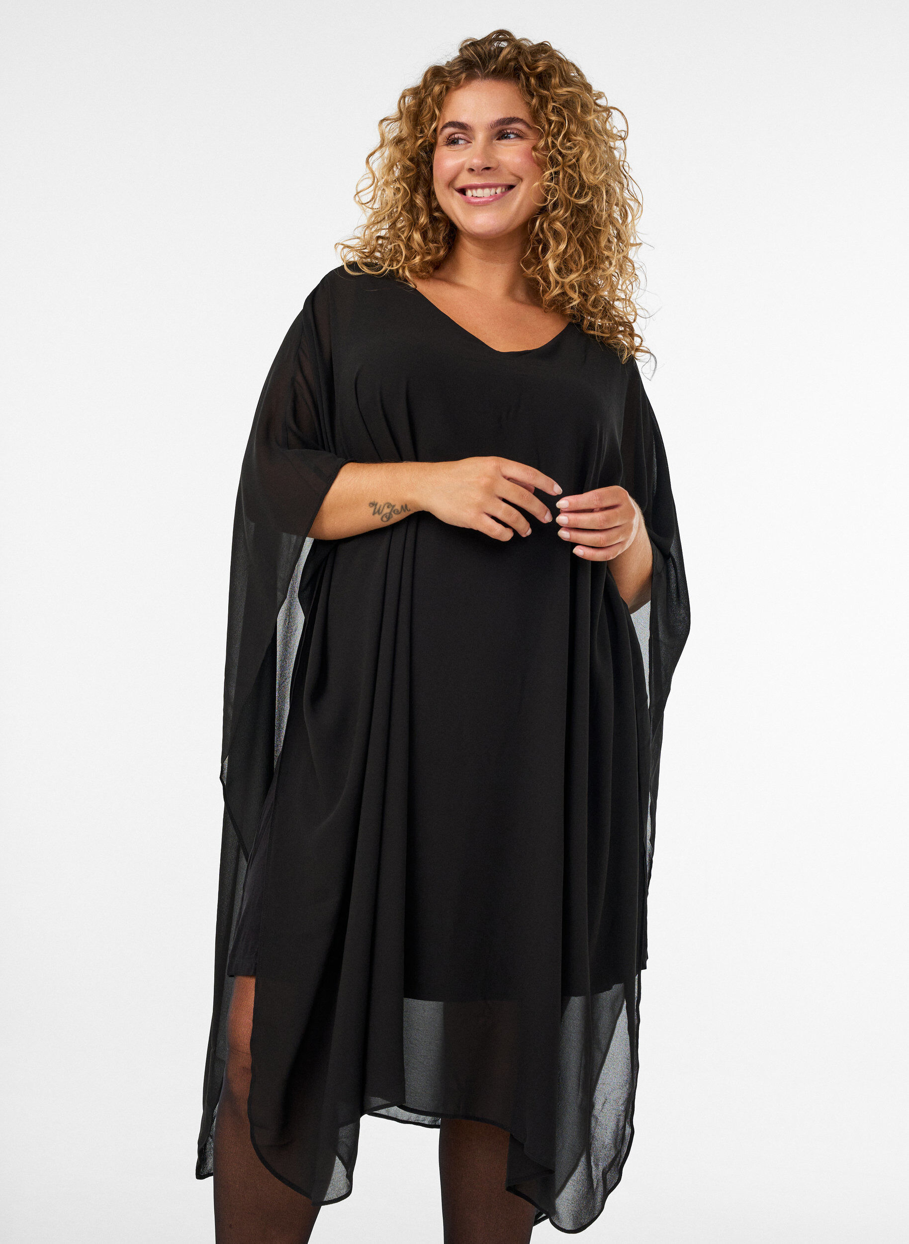ZizziRobe courte en mousseline avec col en V, Noir, Model image number 2