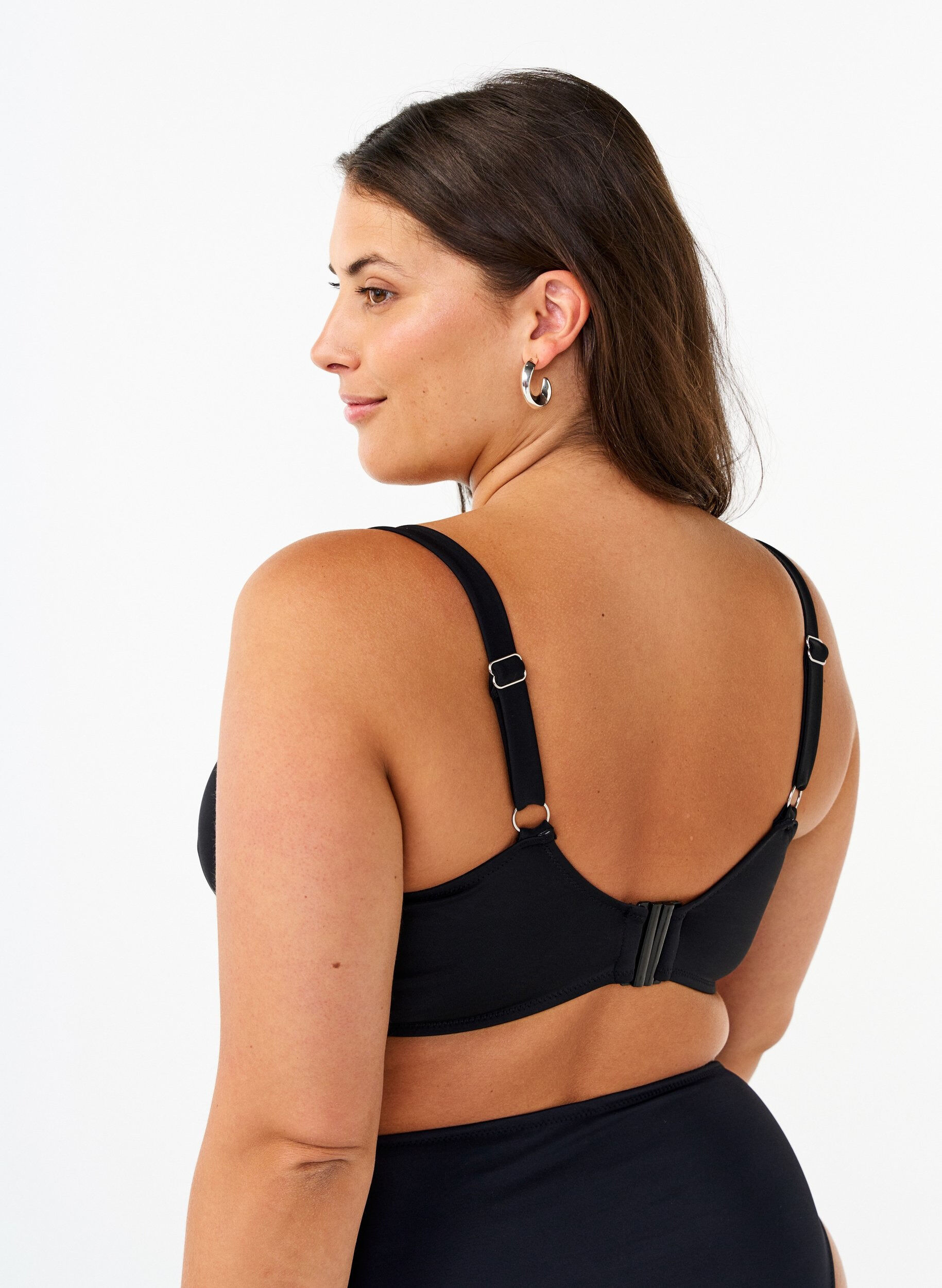 Zizzi Soutien-gorge de bikini &agrave; armatures avec drap&eacute;, Noir, Model image number 1