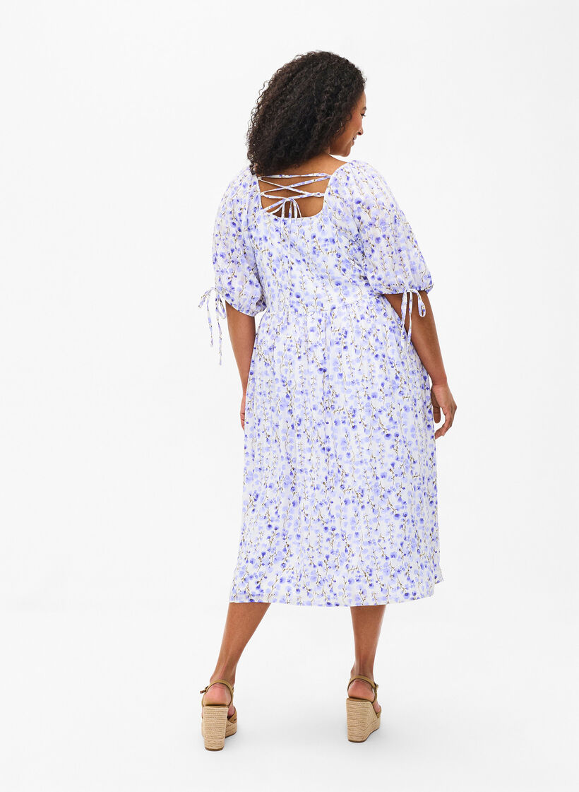 Robe d'été arborant un imprimé floral et des détails en dentelle, Sand Verbena AOP, Model image number 1