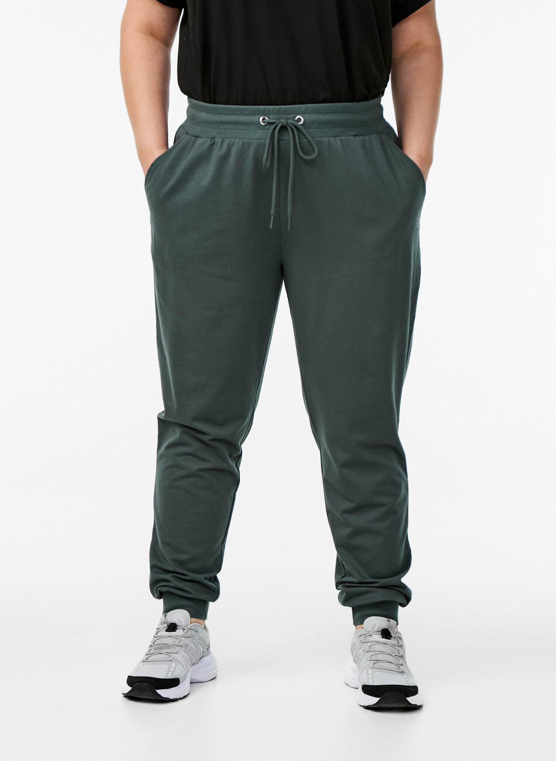 ZizziPantalon de surv&ecirc;tement ample avec poches, Vert fonc&eacute;, Model image number 2
