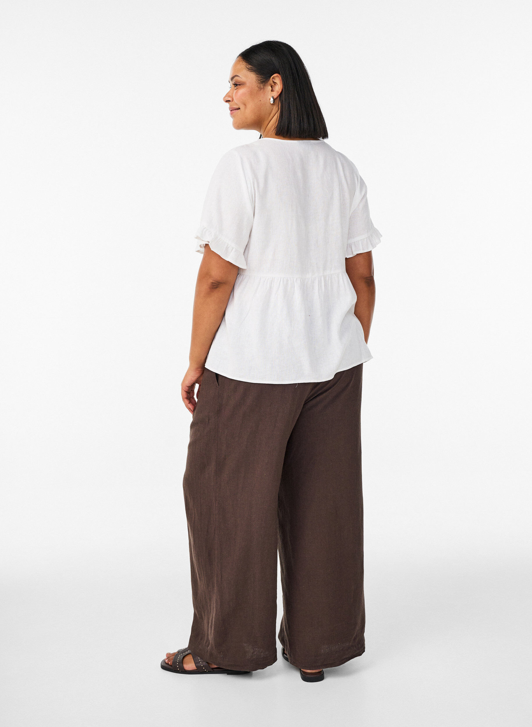 Zizzi Pantalon large en lin et viscose, Marron, Model image number 1