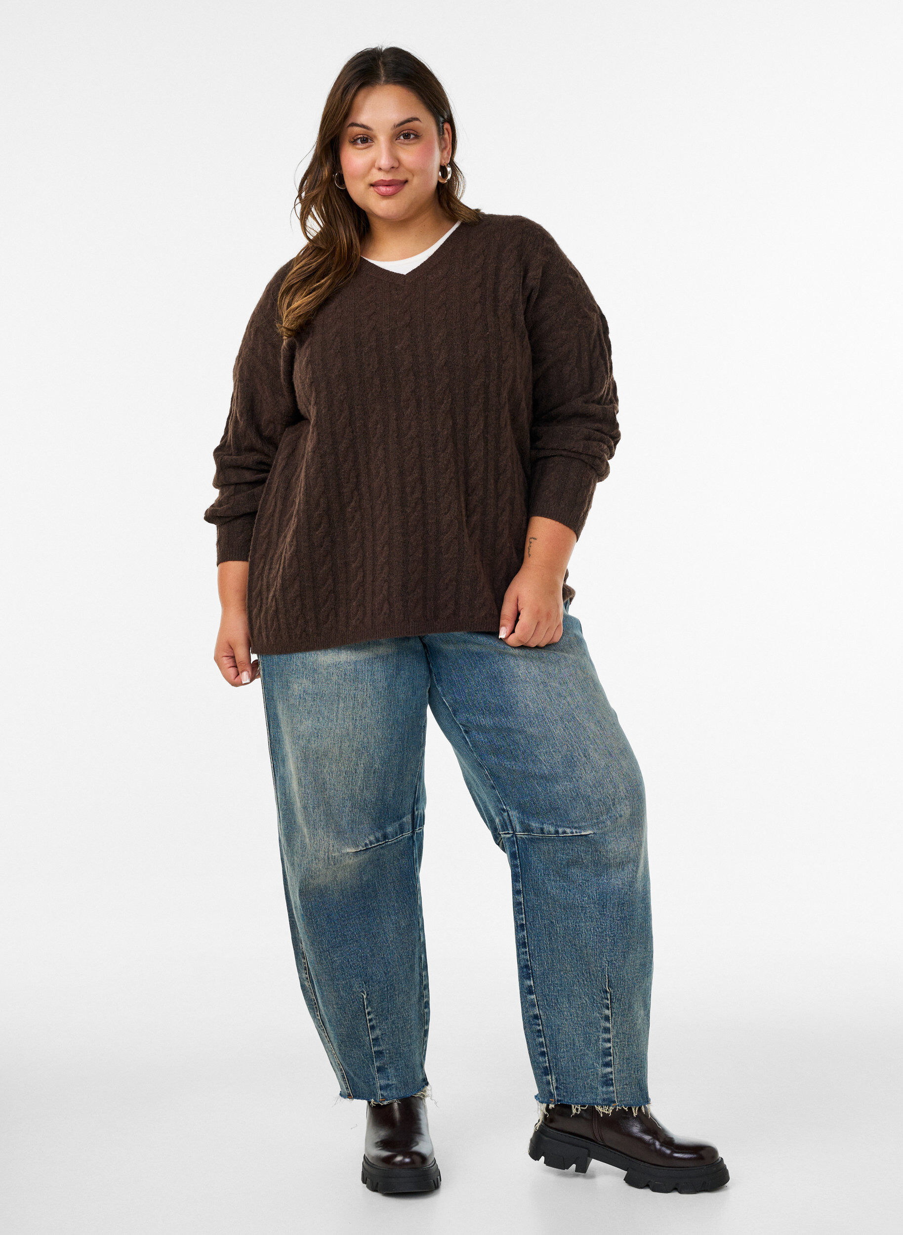 ZizziBlouse en maille torsad&eacute;e avec col en V, Marron, Model image number 1