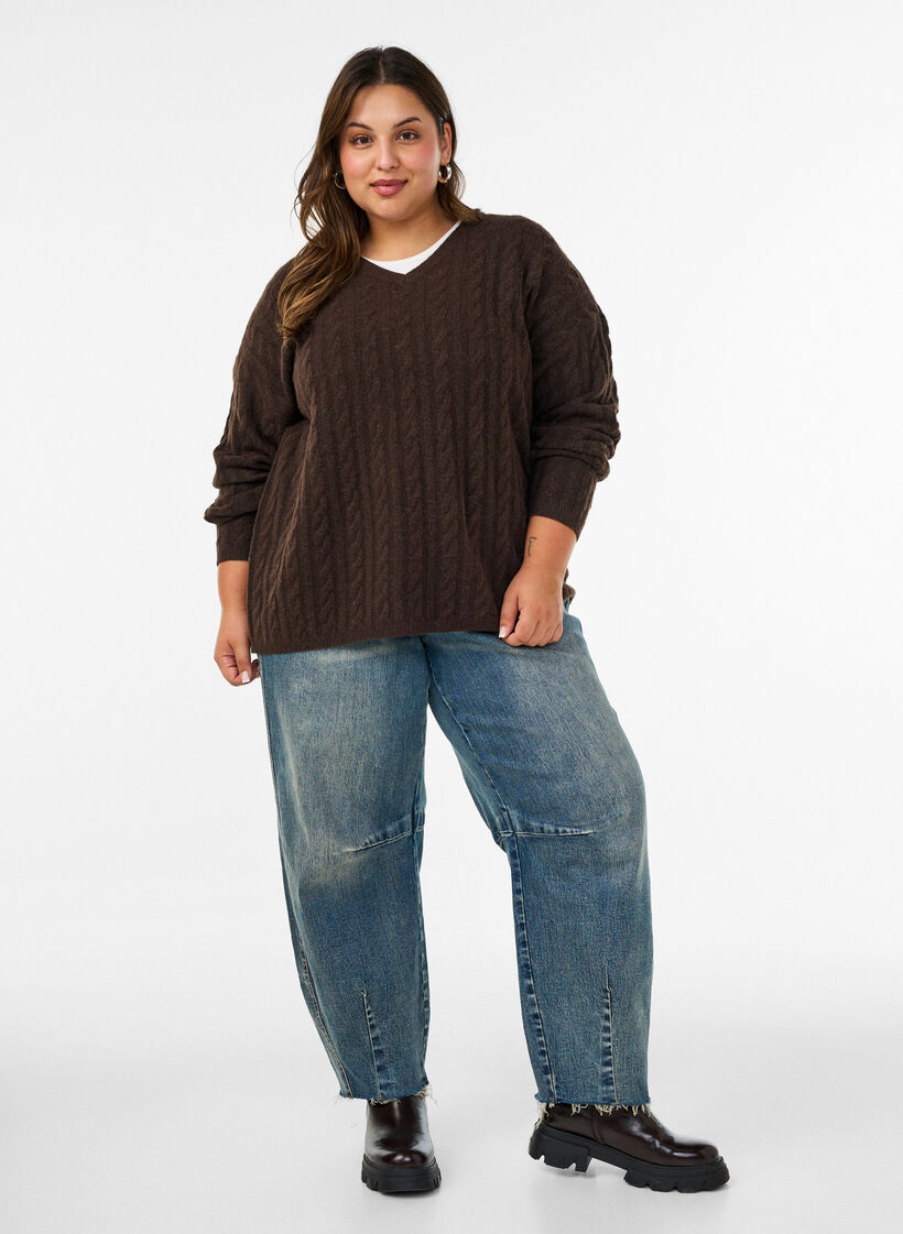 Blouse en maille torsad&eacute;e avec col en V, Marron, Model image number 1