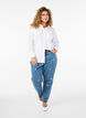 Jeans Mille coupe Mom avec broderies, Bleu Clair, Model image number 1