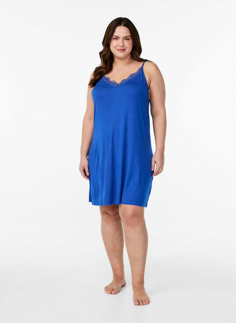 Chemise de nuit avec bord dentelle en viscose, Beaucoup Blue, Model image number 2