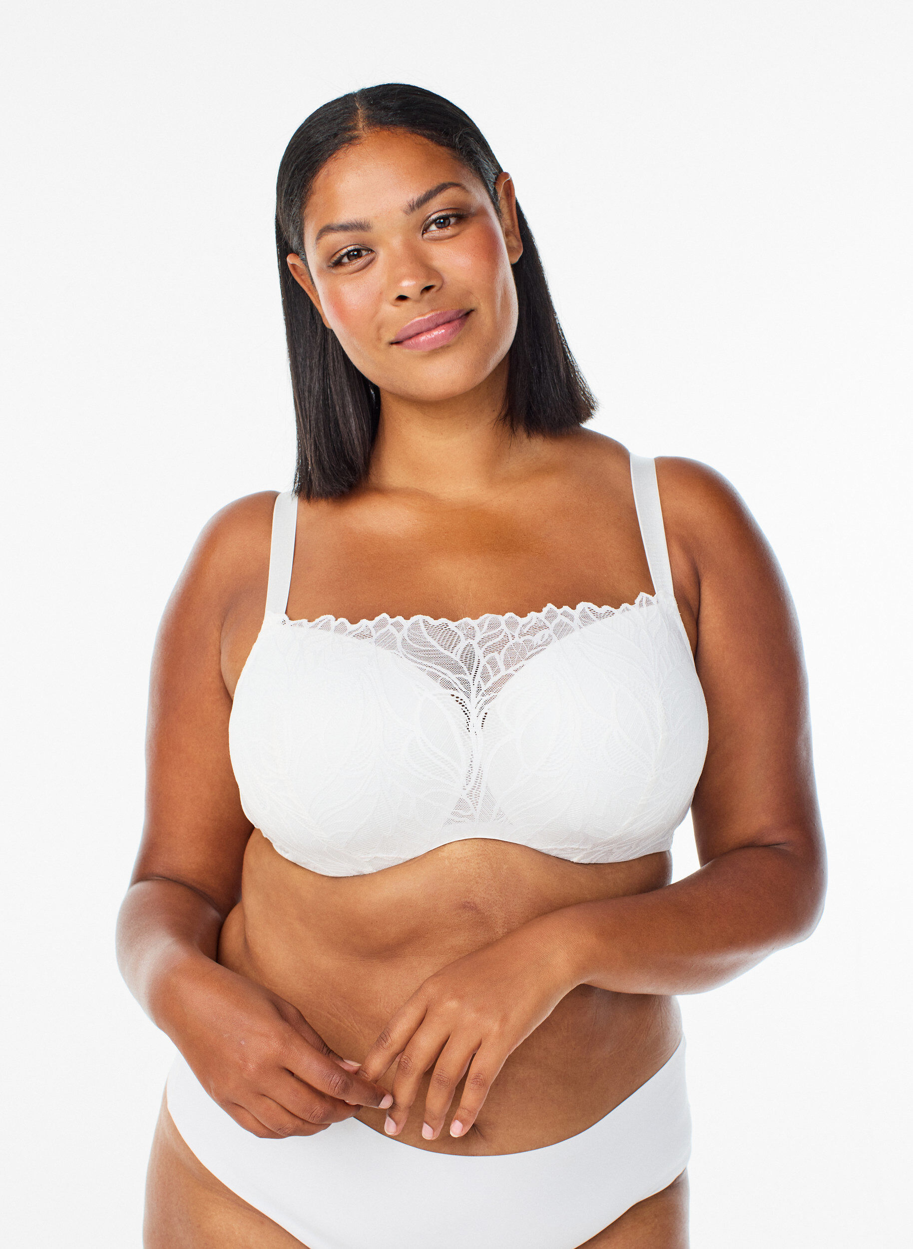 Soutien-gorge moul&eacute; &agrave; armatures avec d&eacute;tails en dentelle, Blanc, Model